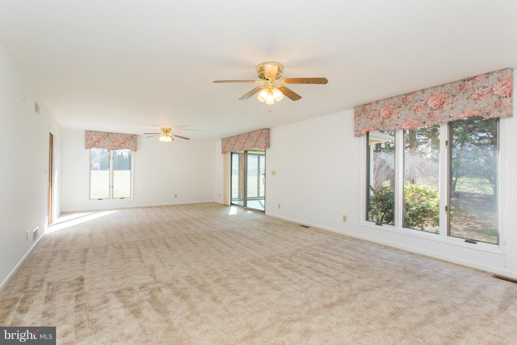 WALNUT MANOR - Residential