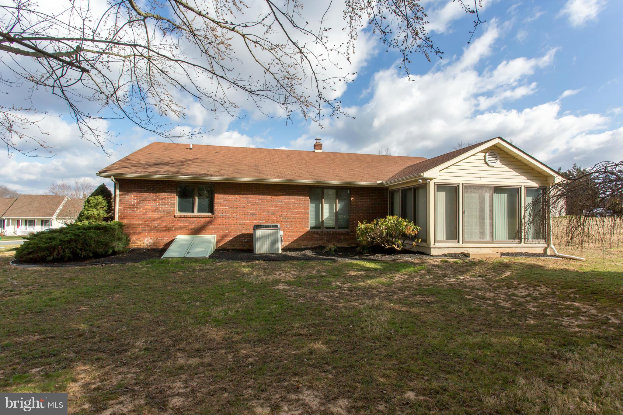 WALNUT MANOR - Residential