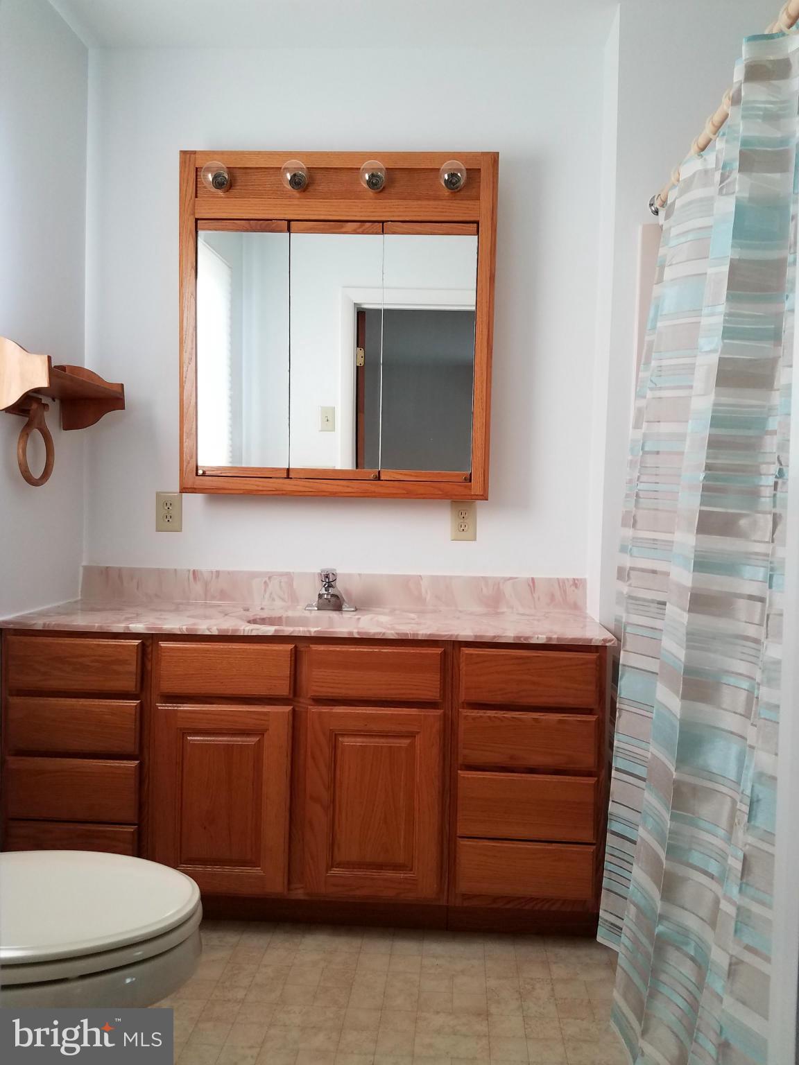 WALNUT MANOR - Residential