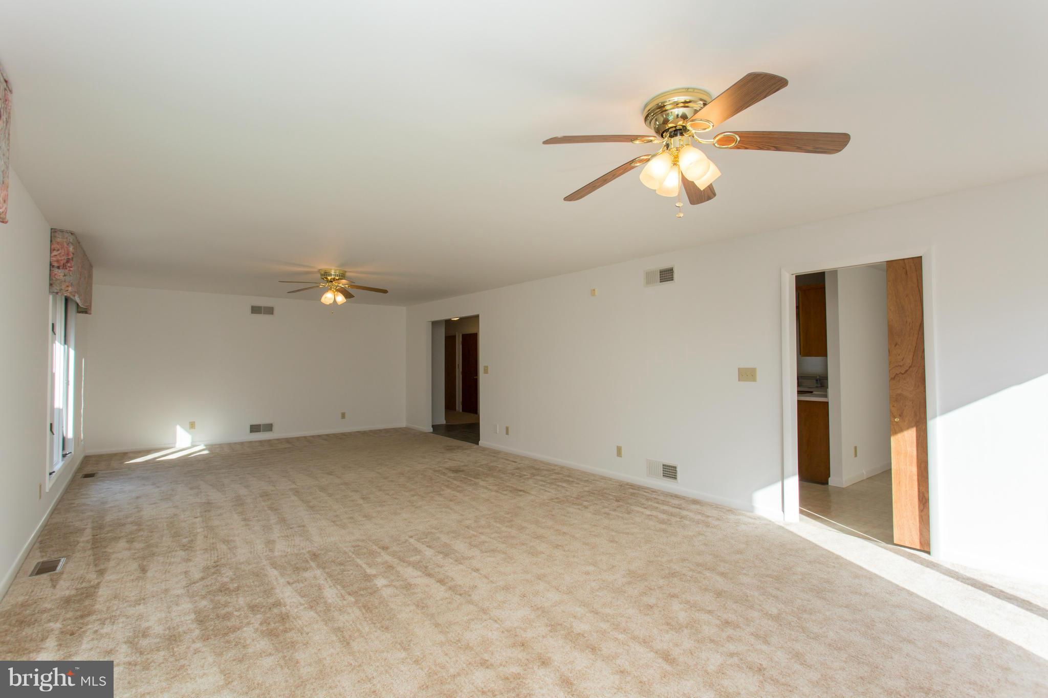 WALNUT MANOR - Residential