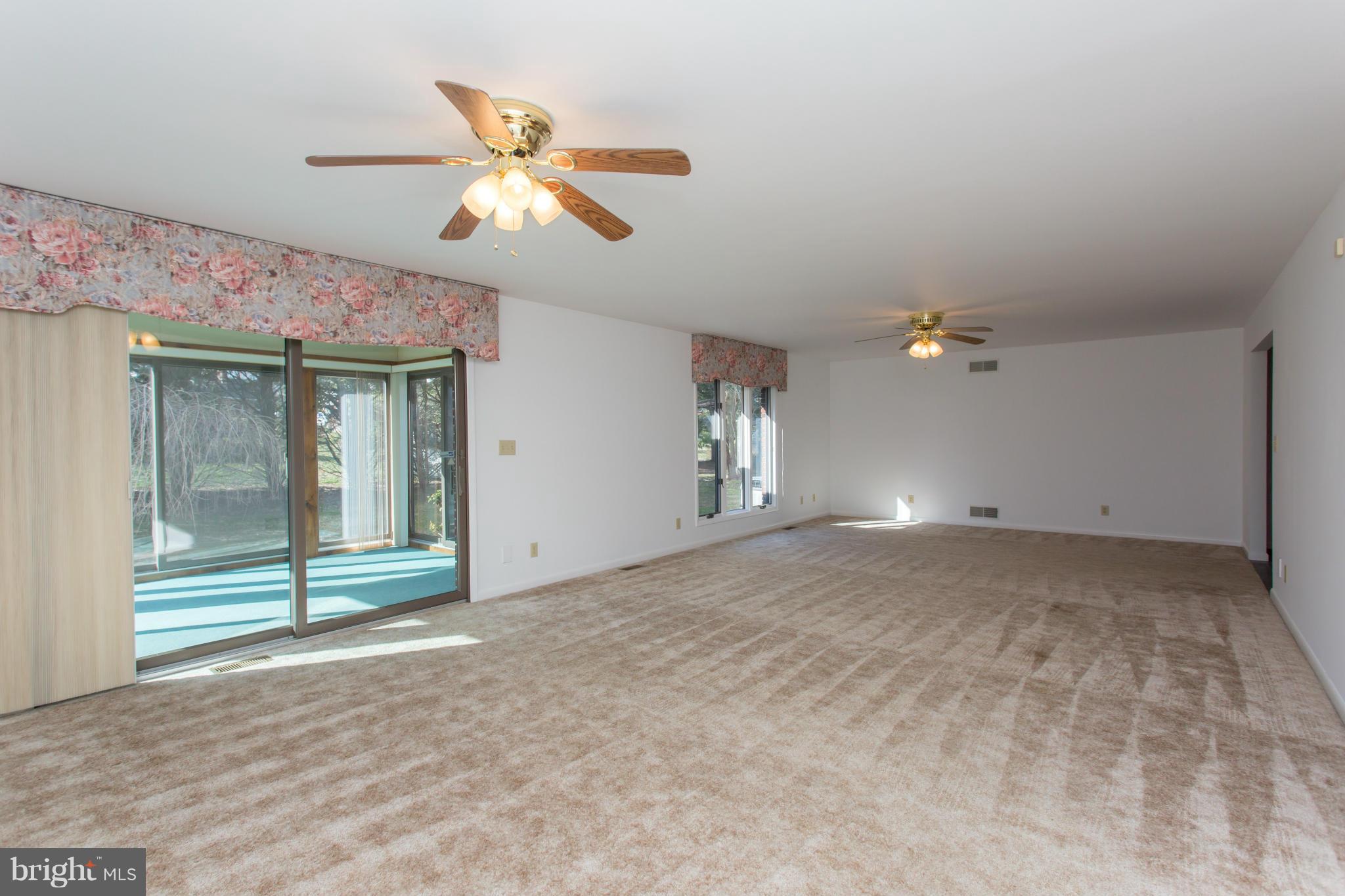 WALNUT MANOR - Residential