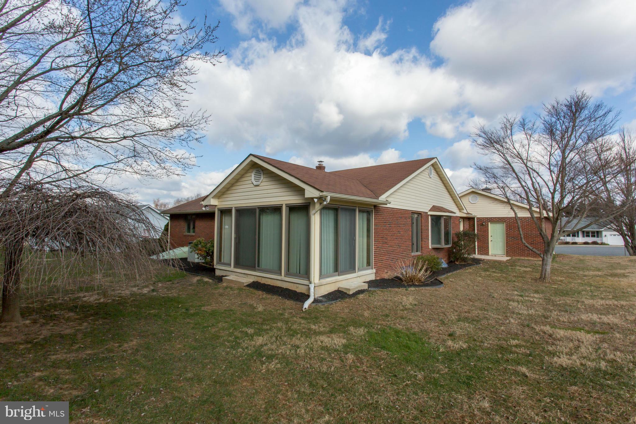 WALNUT MANOR - Residential