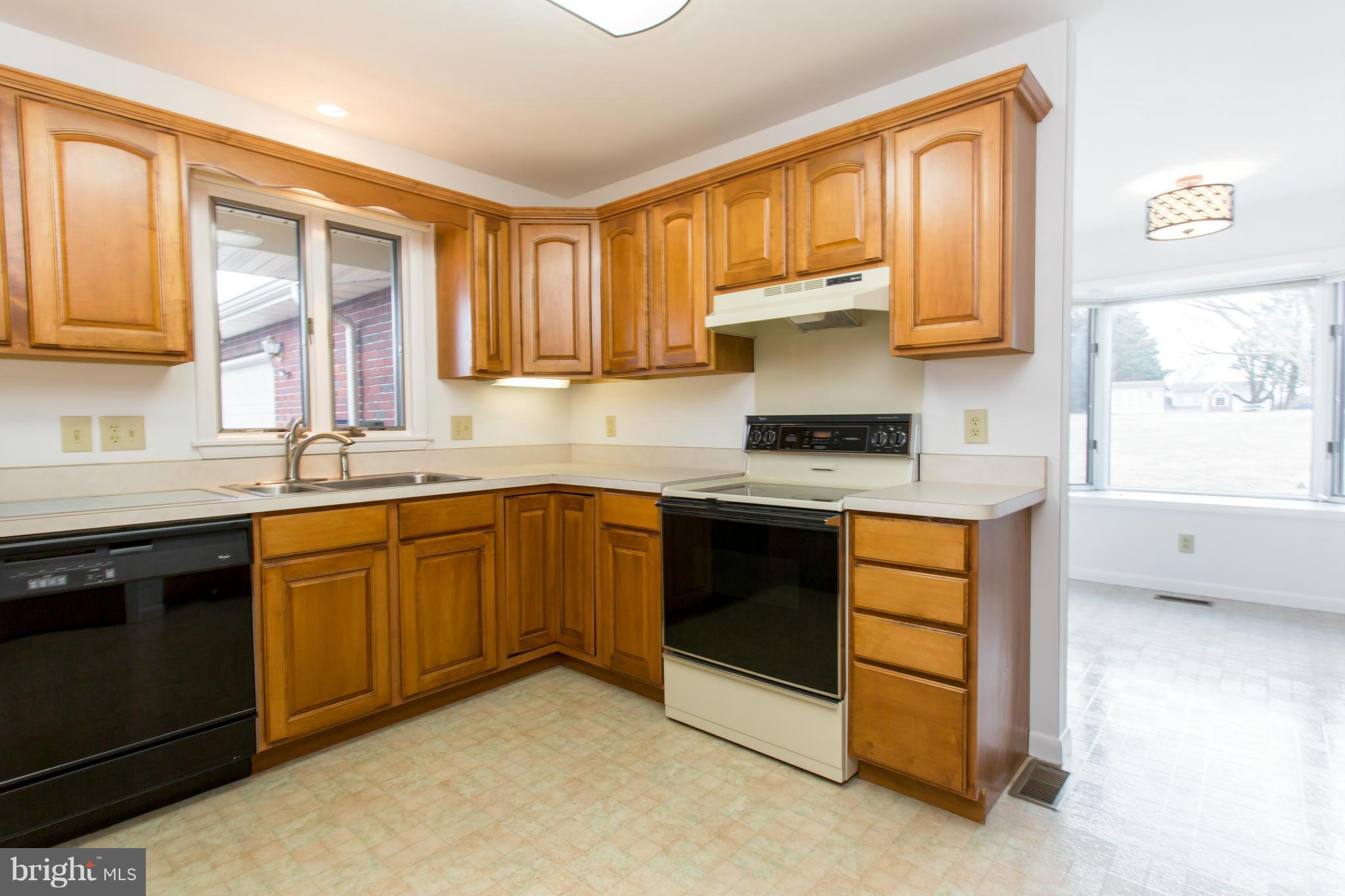 WALNUT MANOR - Residential