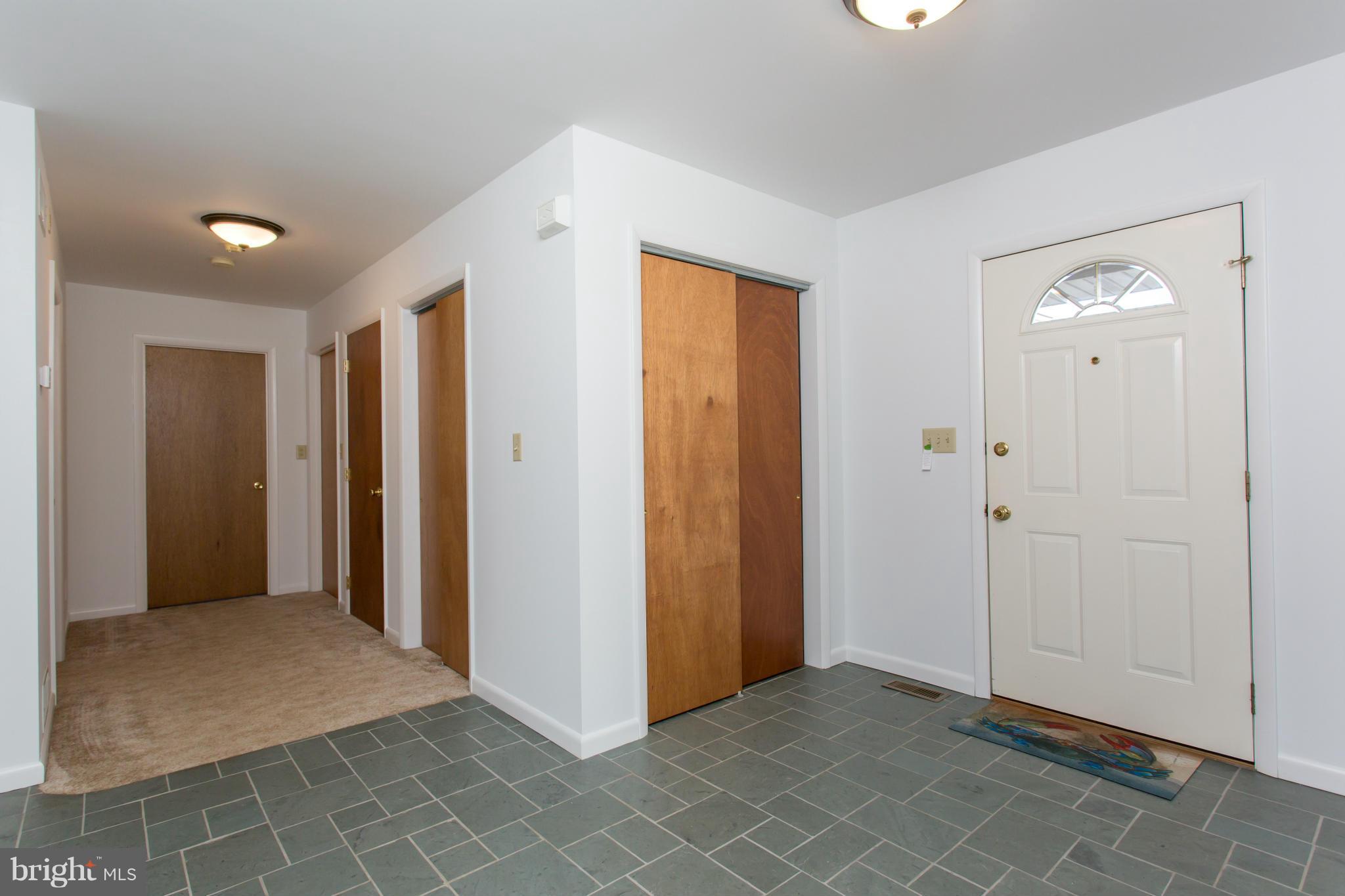 WALNUT MANOR - Residential