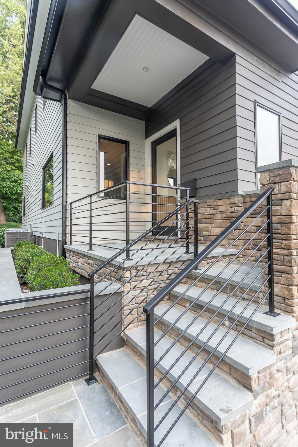 ROCK SPRING - Residential