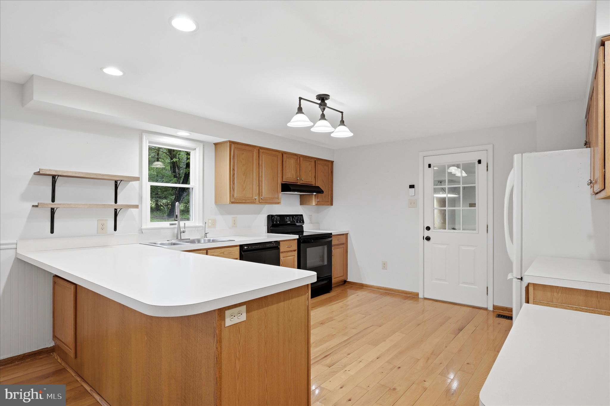 OPEQUON ESTATES - Residential