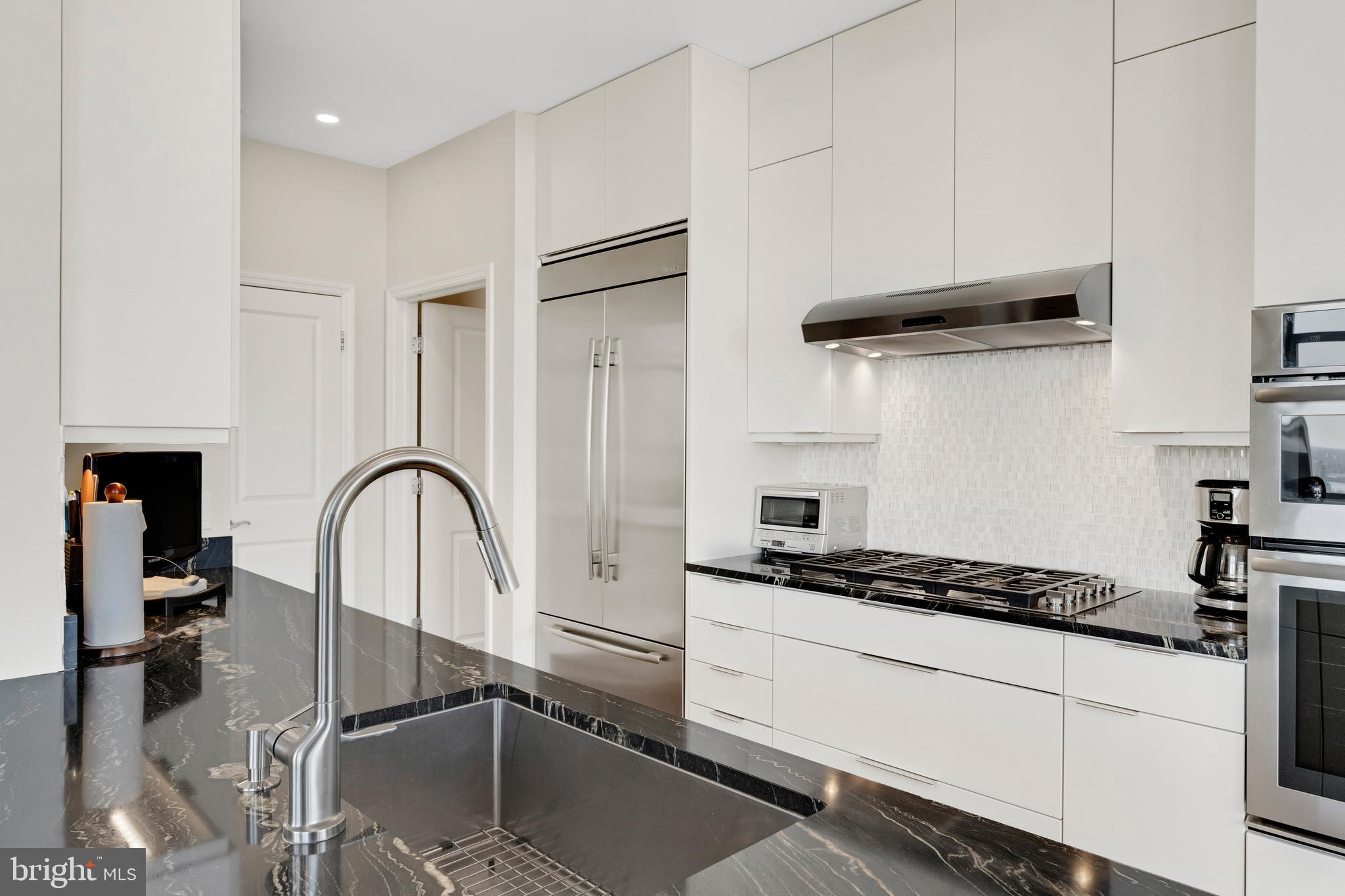 AVENUE OF THE ARTS - Residential