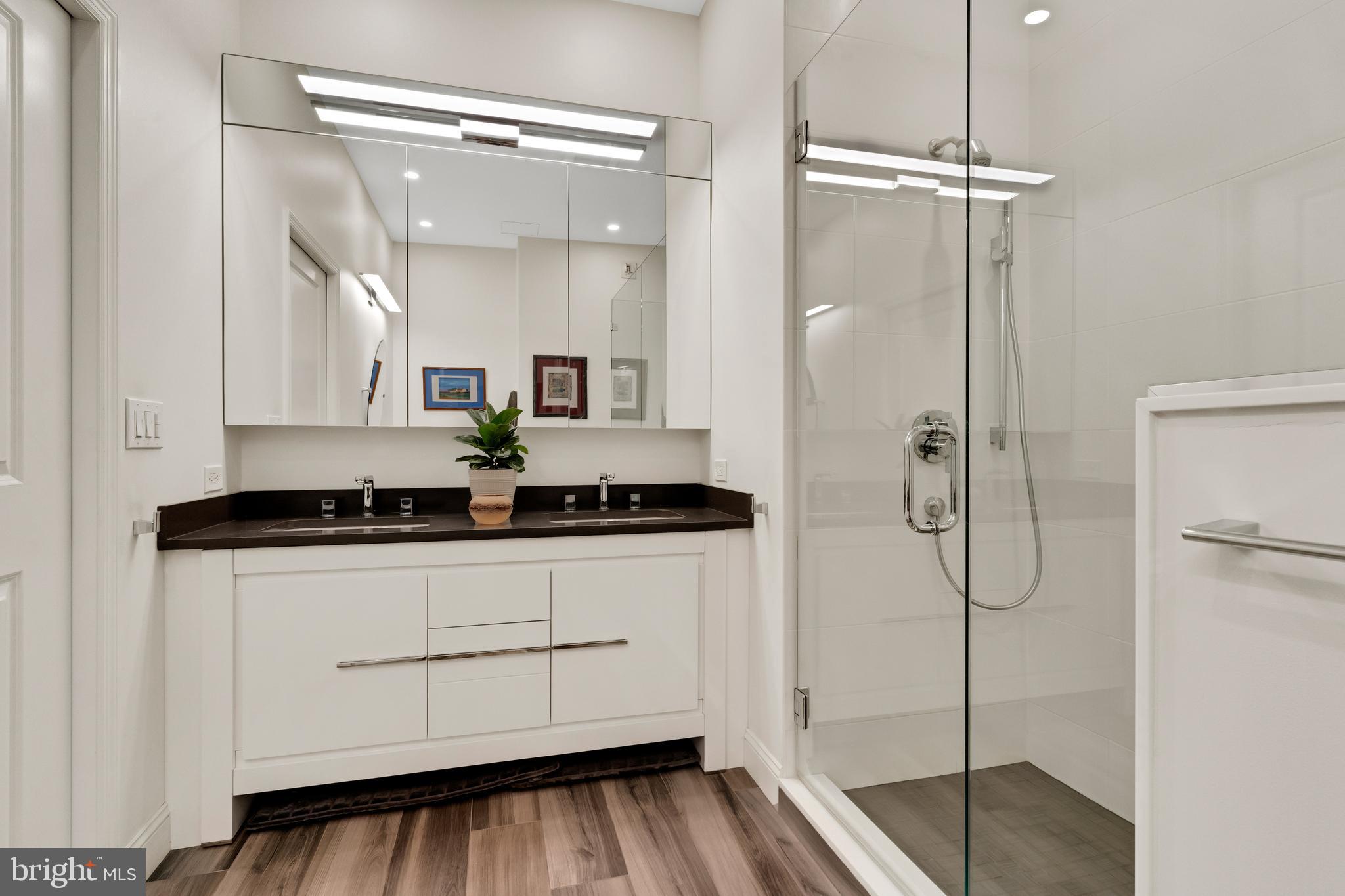 AVENUE OF THE ARTS - Residential