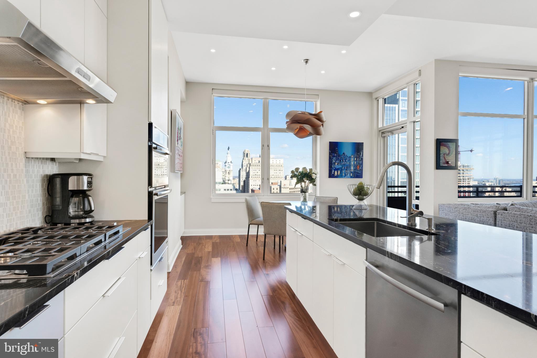 AVENUE OF THE ARTS - Residential