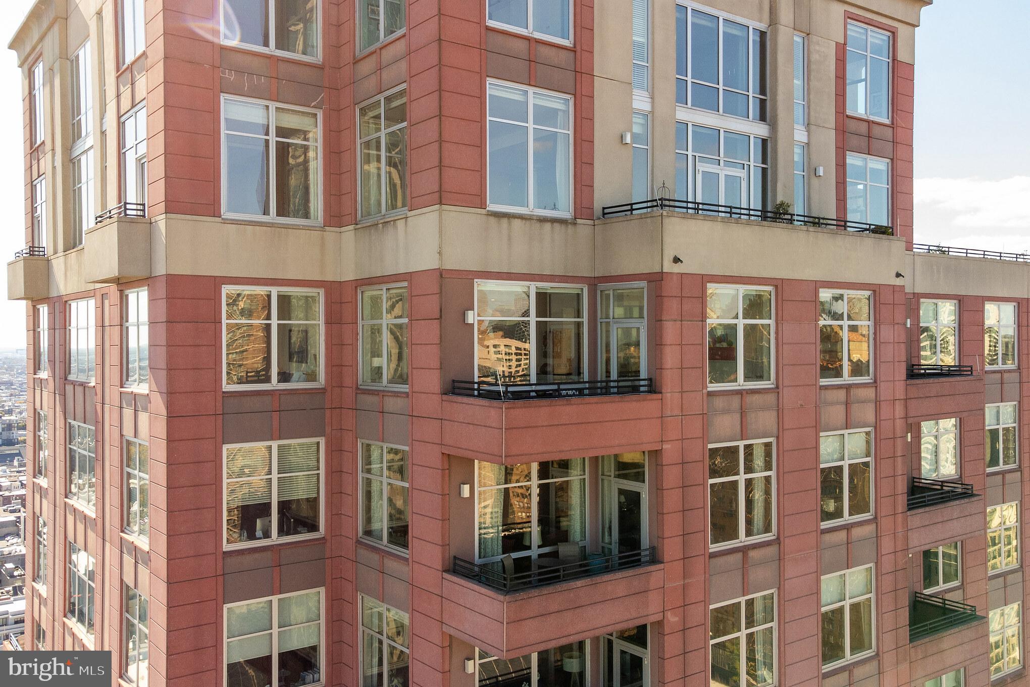 AVENUE OF THE ARTS - Residential