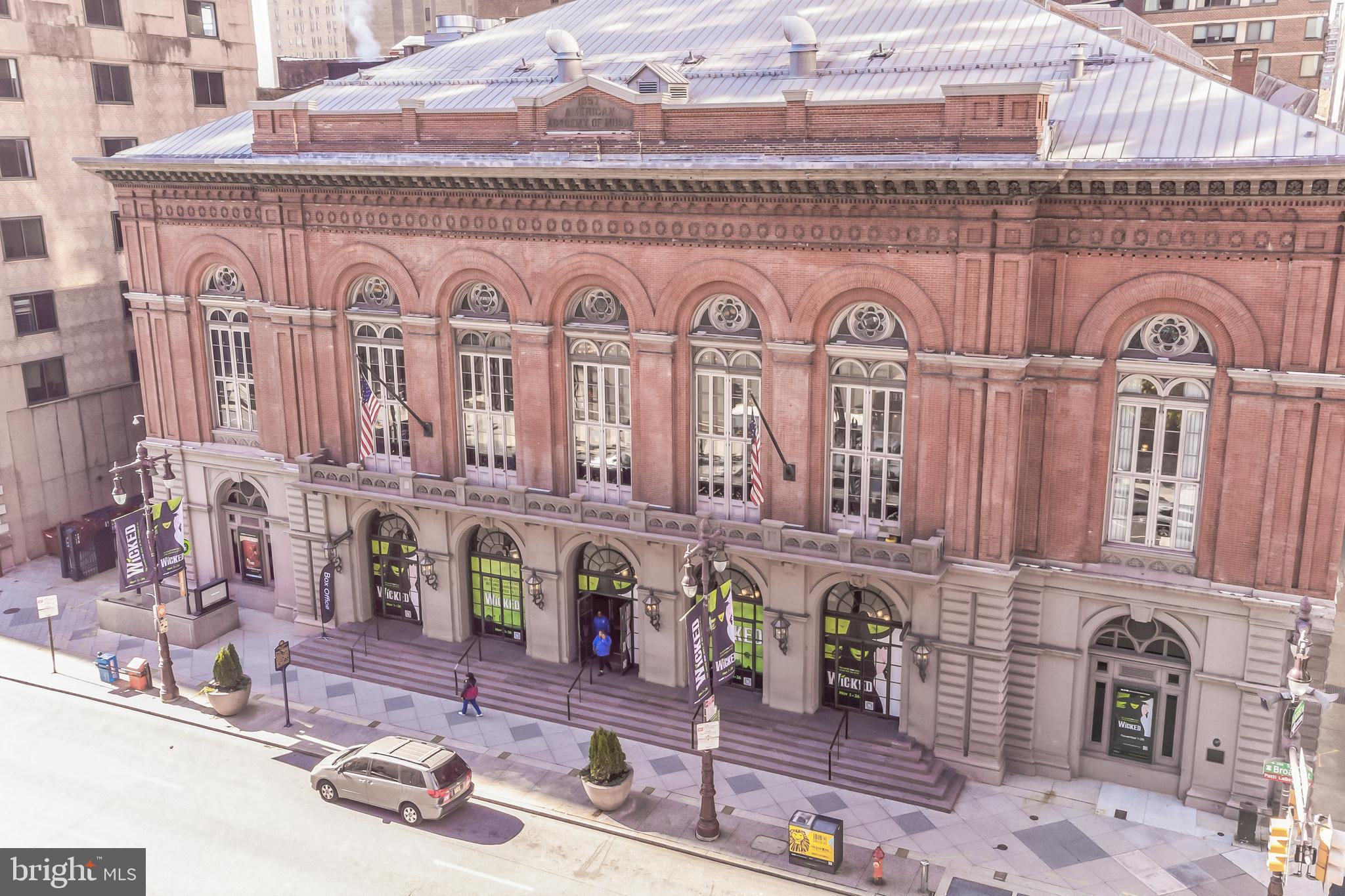 AVENUE OF THE ARTS - Residential