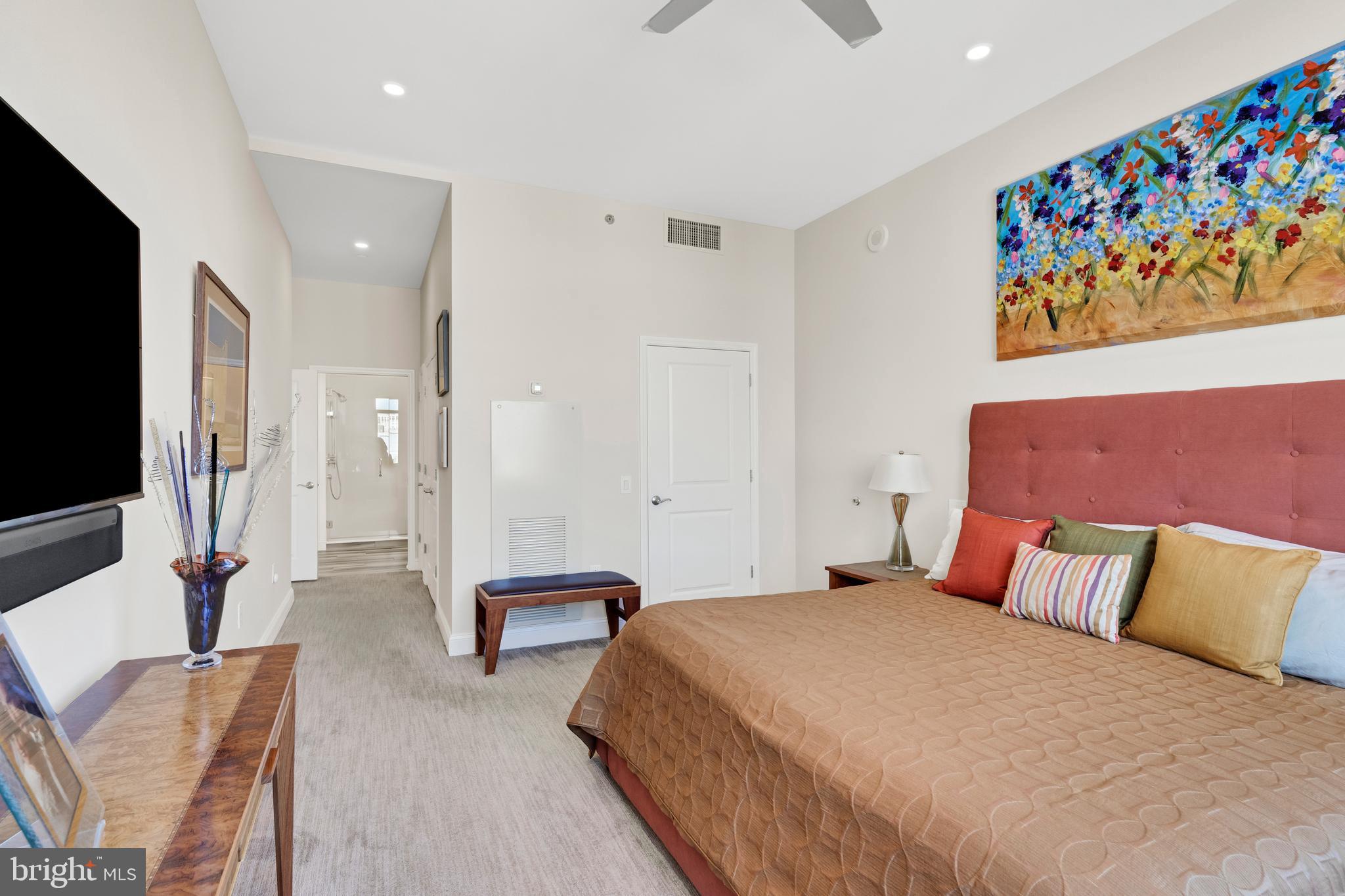 AVENUE OF THE ARTS - Residential