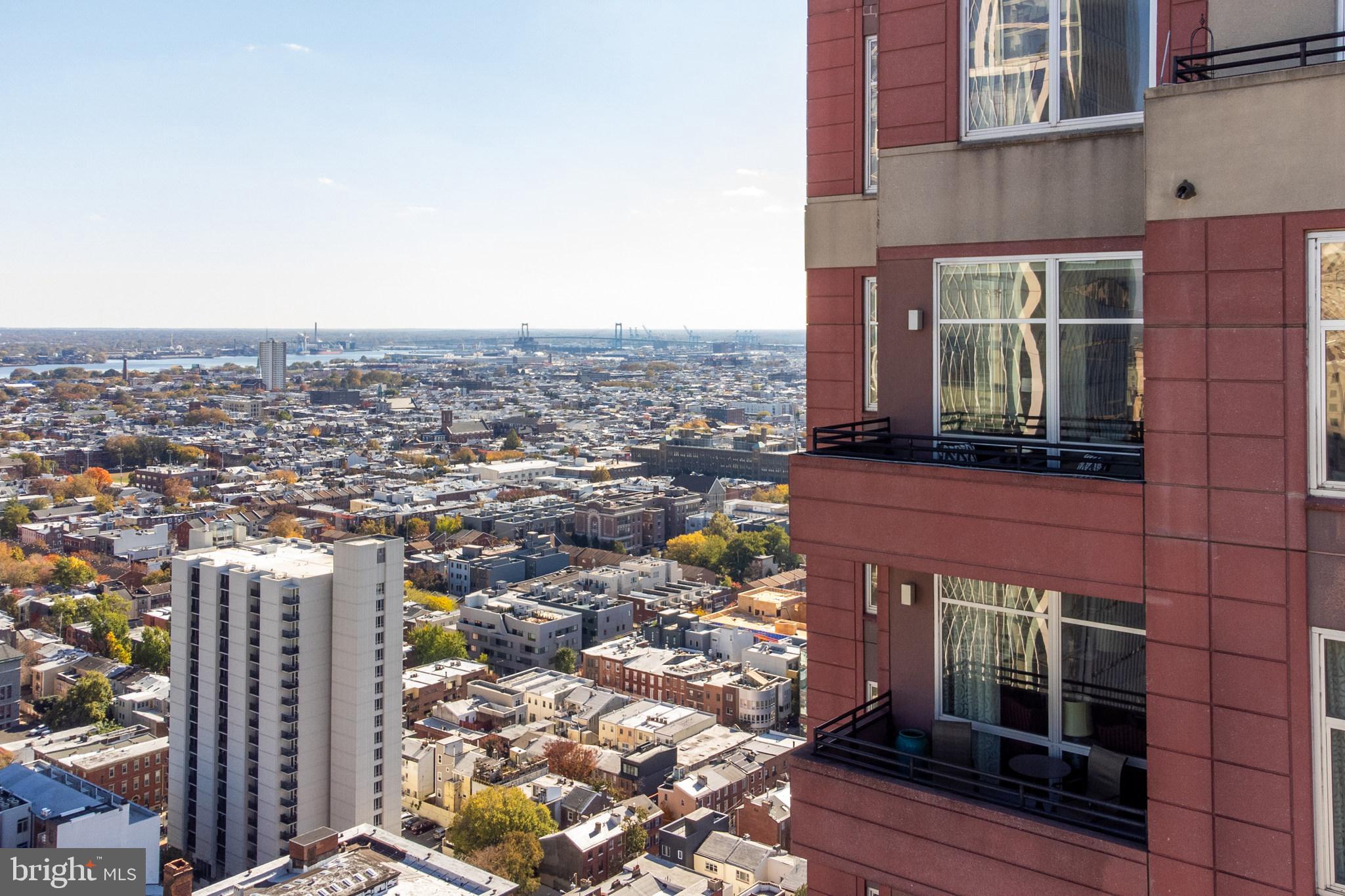 AVENUE OF THE ARTS - Residential