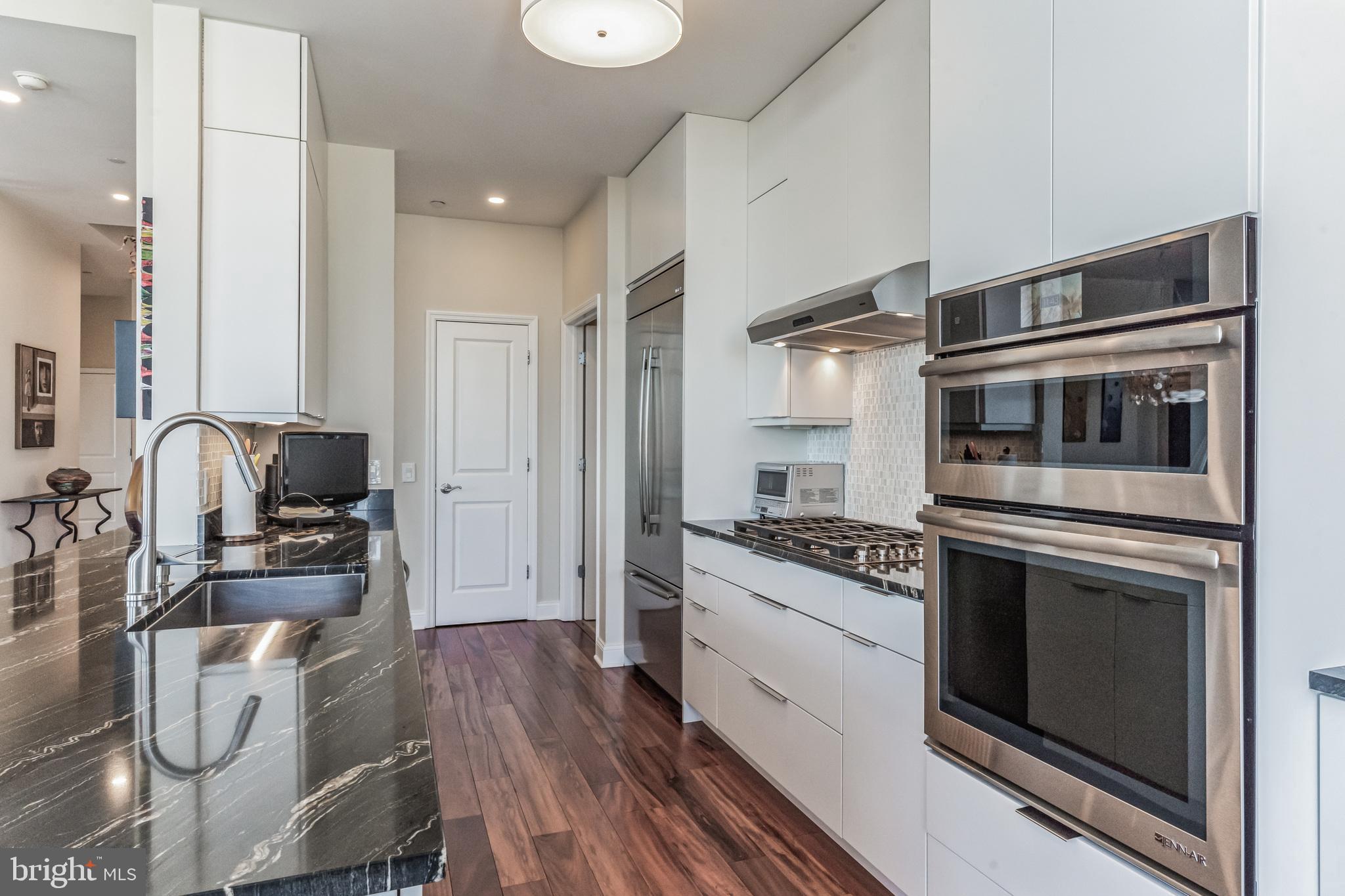 AVENUE OF THE ARTS - Residential