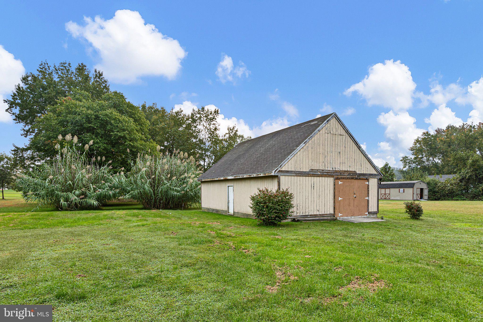 961 WOODS ROAD