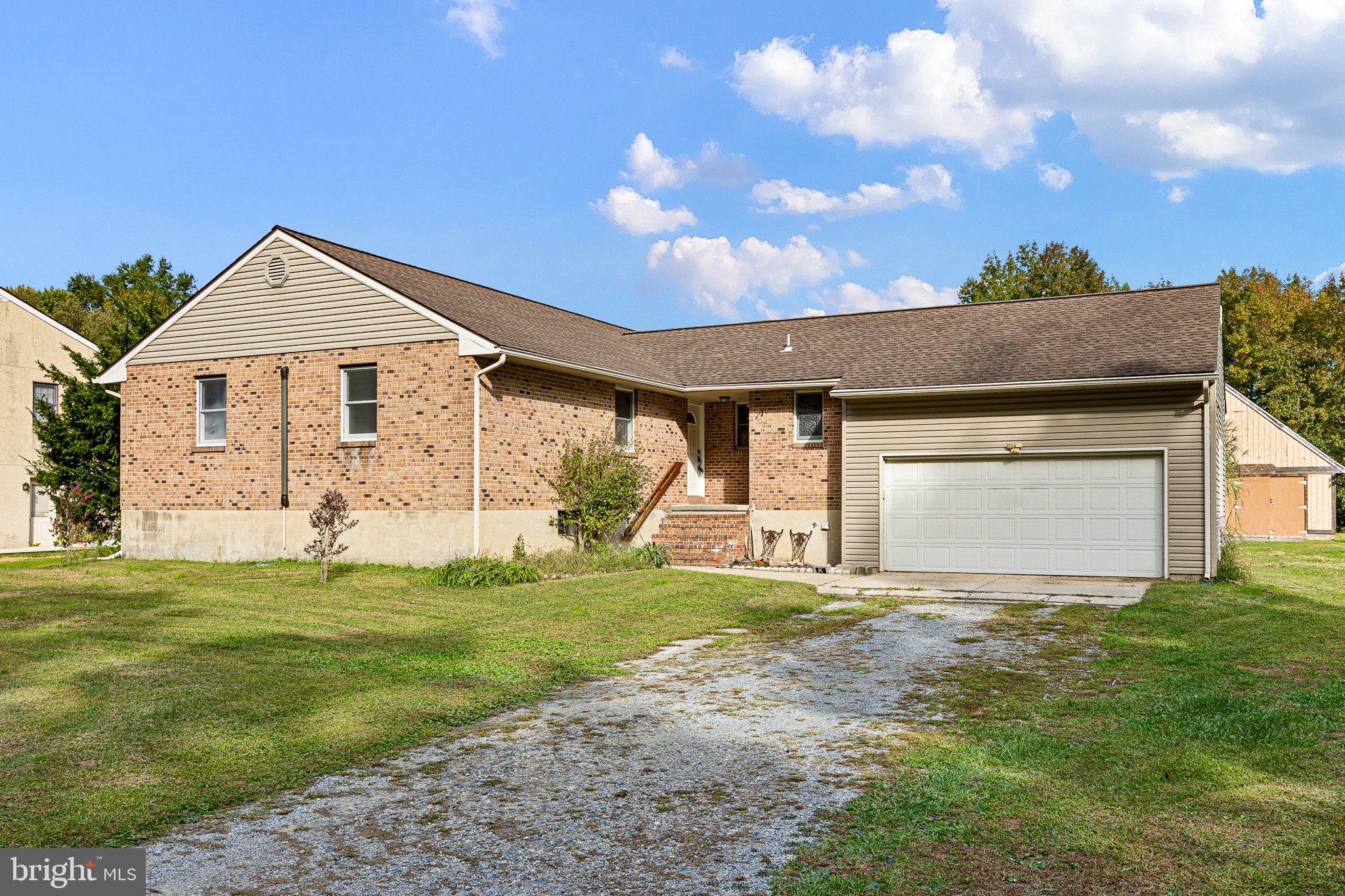961 WOODS ROAD