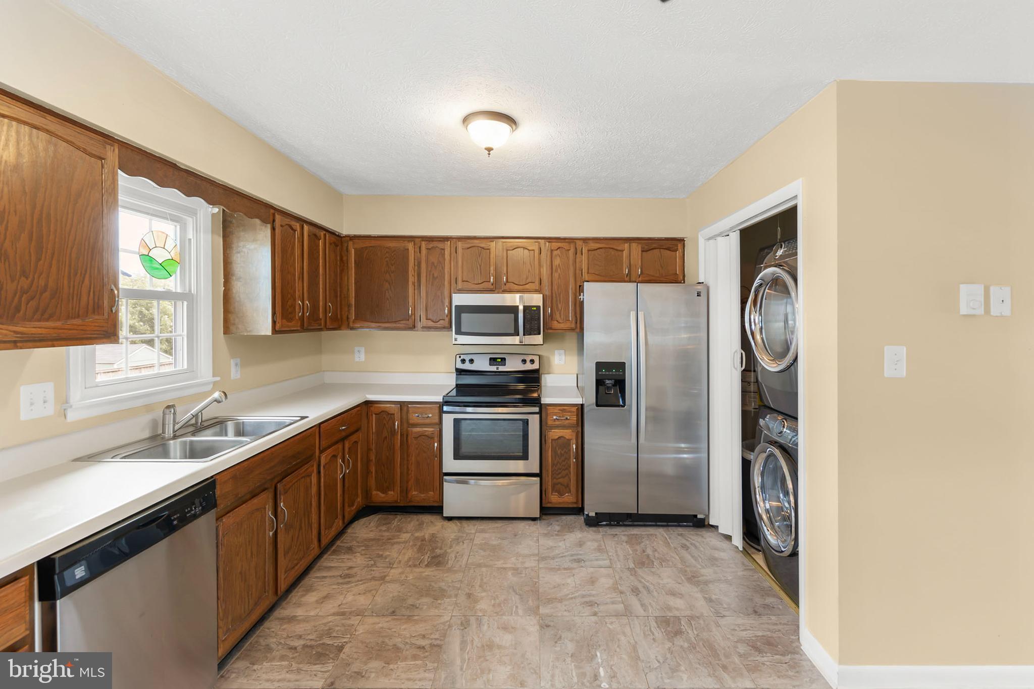 VILLAGE AT LAKESIDE - Residential