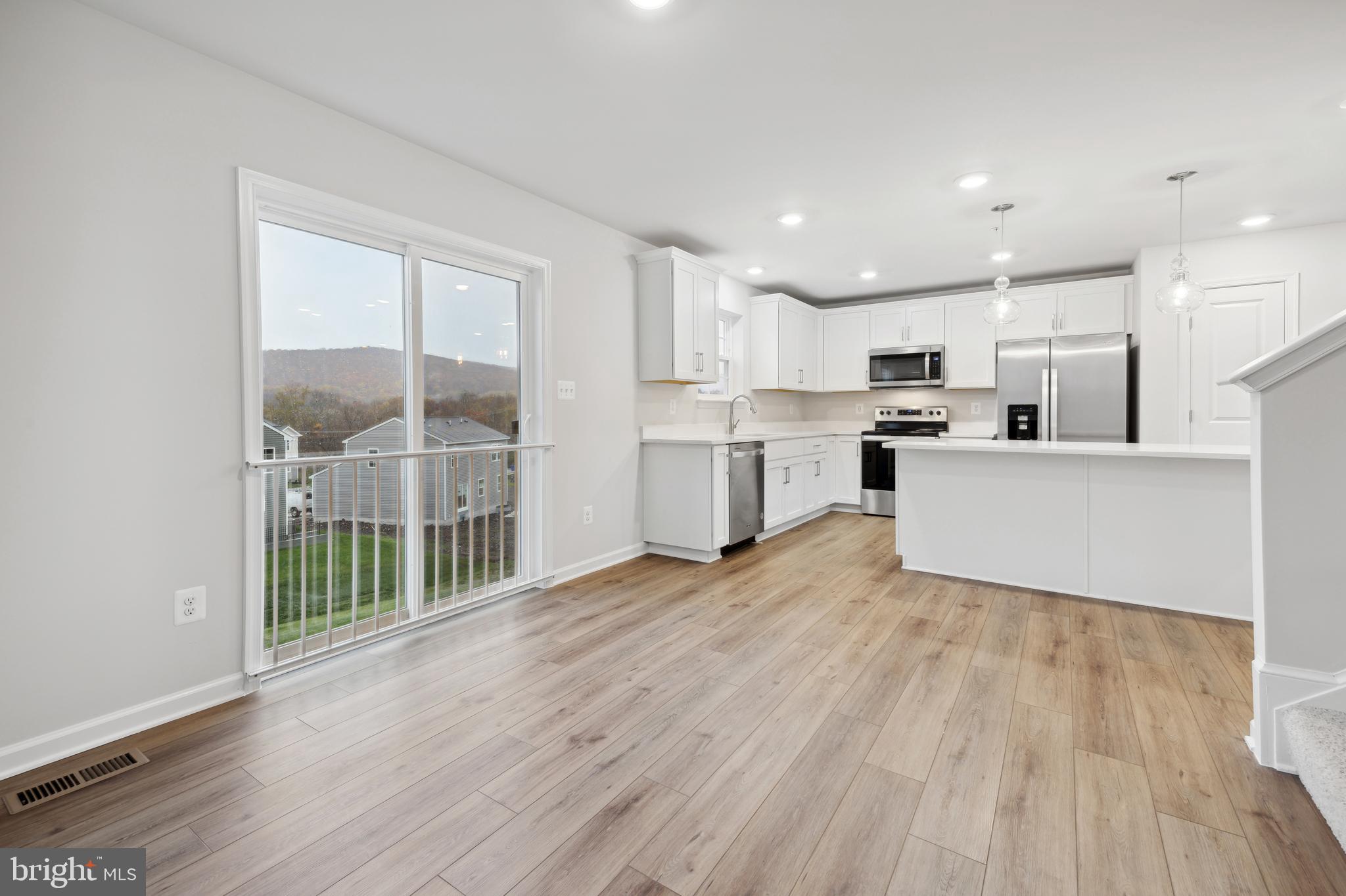 HAMMAKER HILLS - Residential