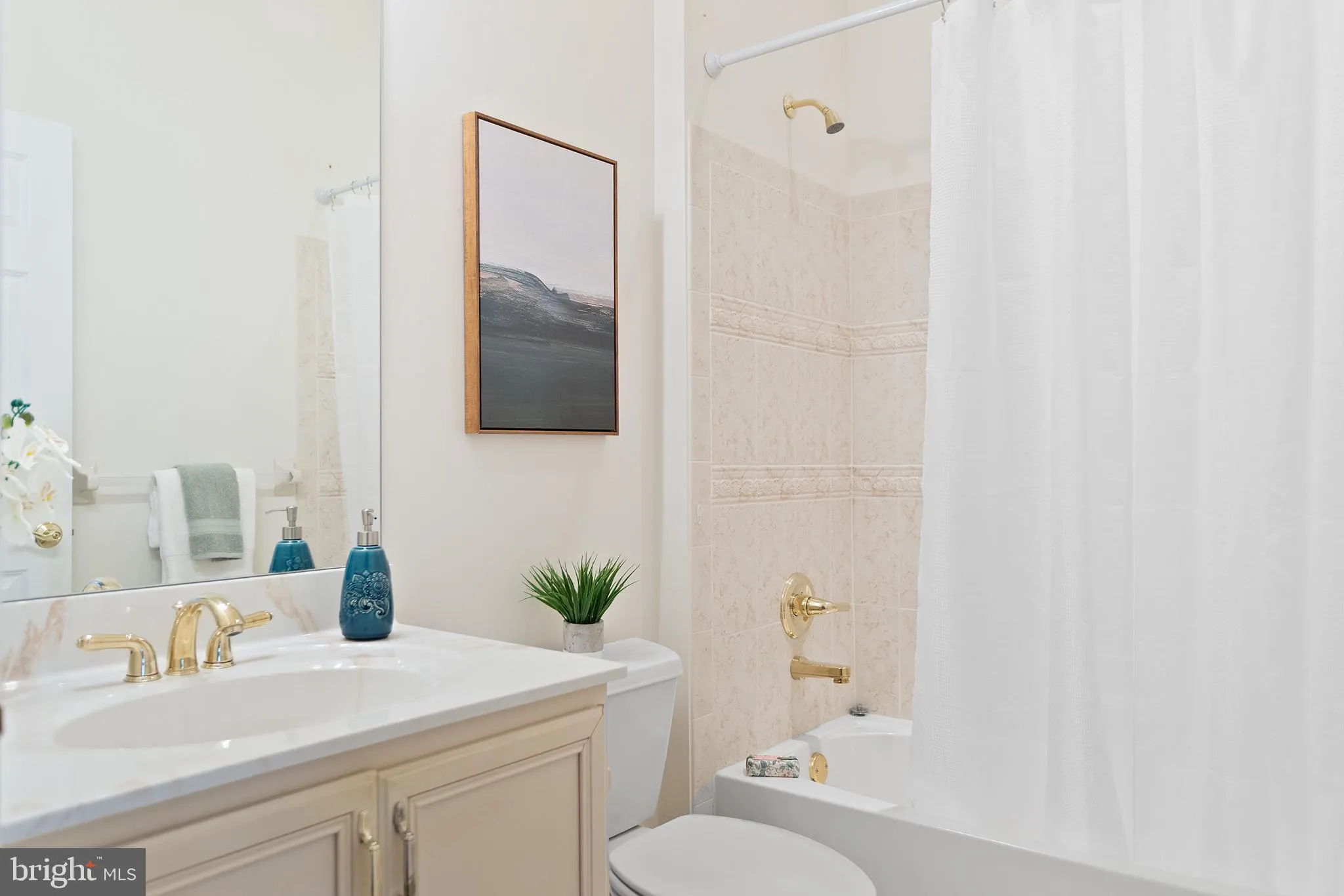 Garnet Valley, Pennsylvania 19060, United States, 3 Bedrooms Bedrooms, ,3 BathroomsBathrooms,Residential,Pending,82550