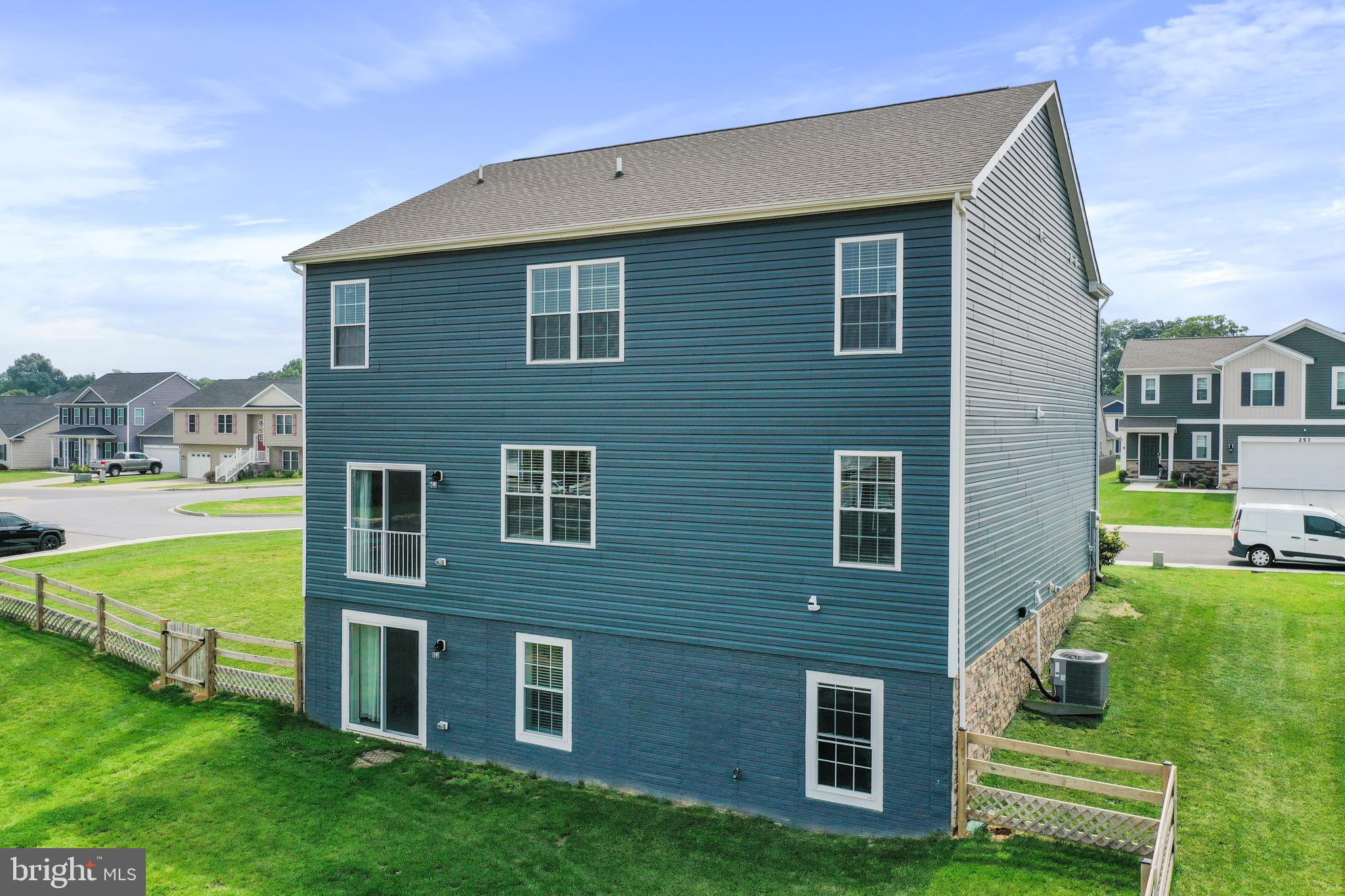 RED HILL - Residential