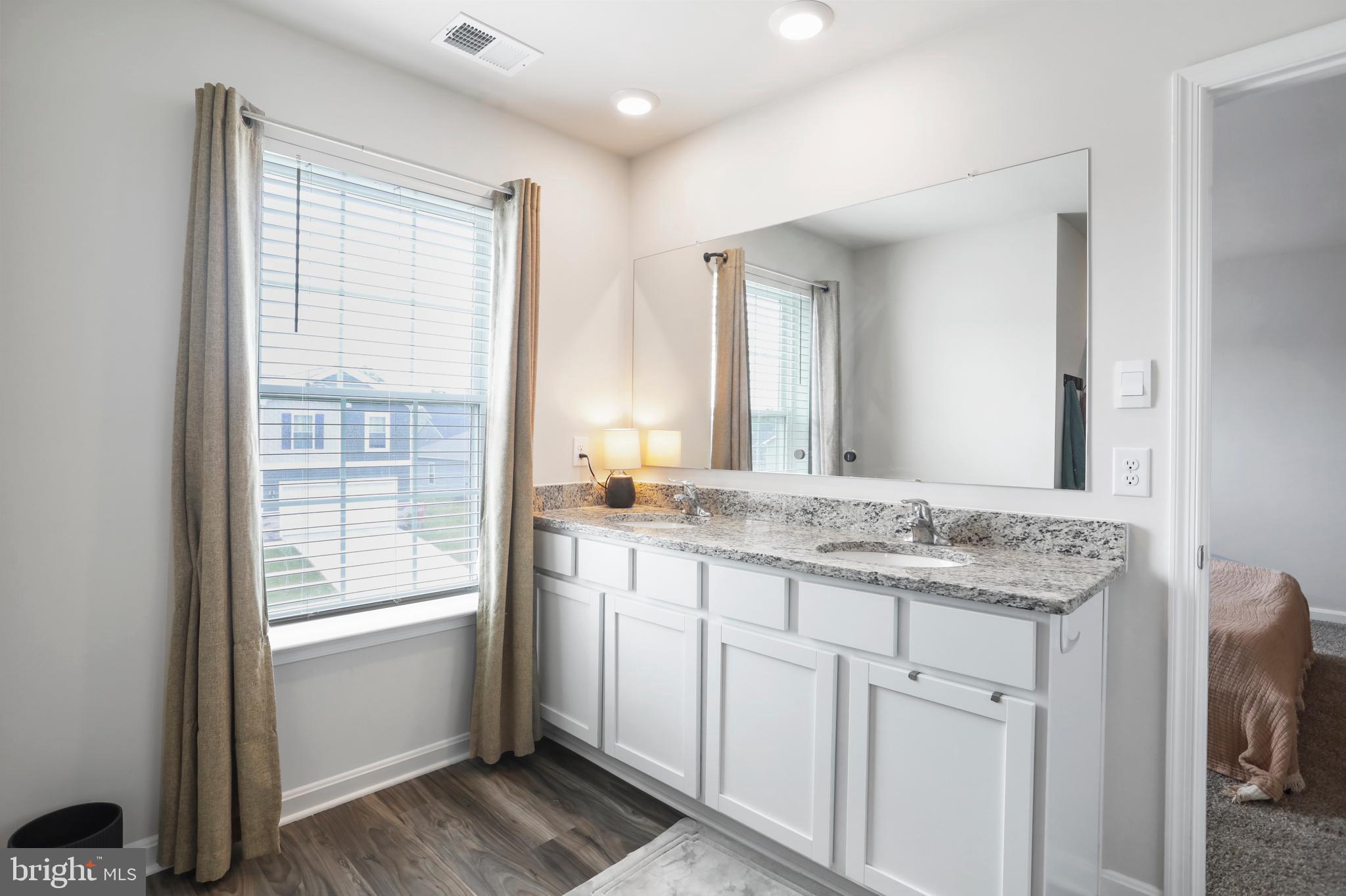 RED HILL - Residential