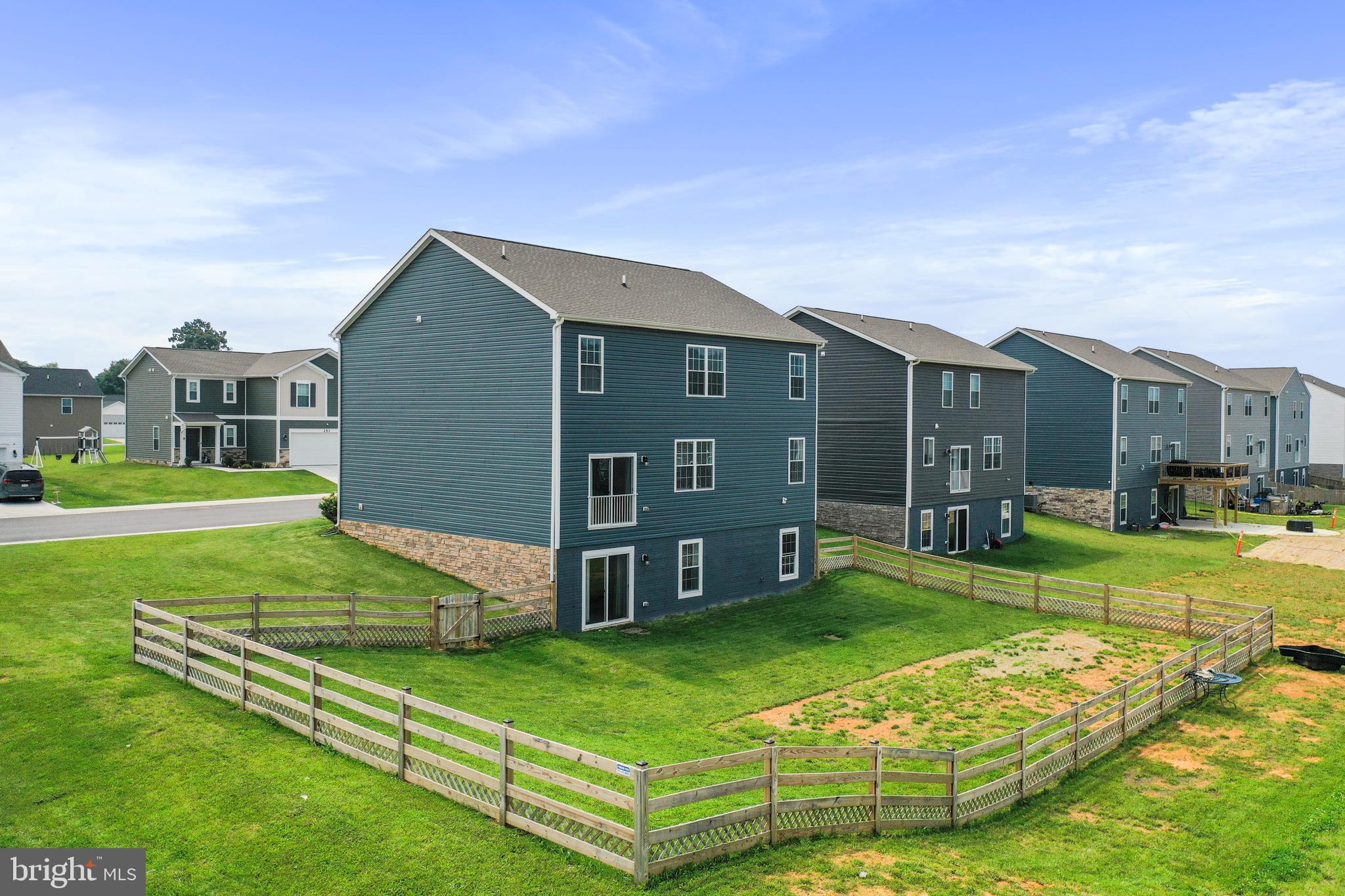 RED HILL - Residential