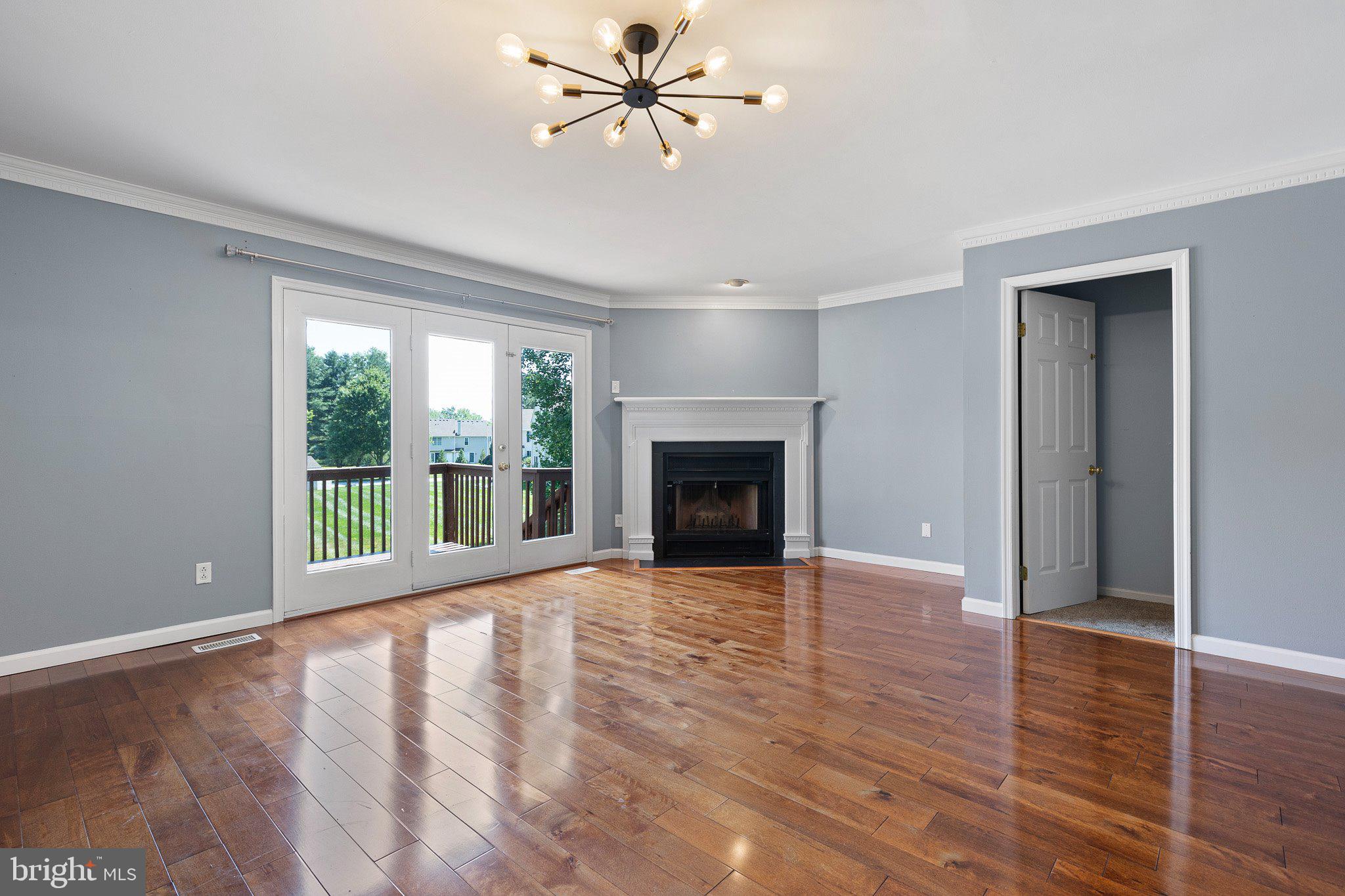 1206 N GLEN DRIVE