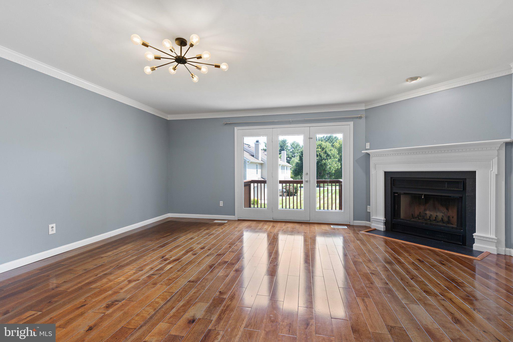 1206 N GLEN DRIVE