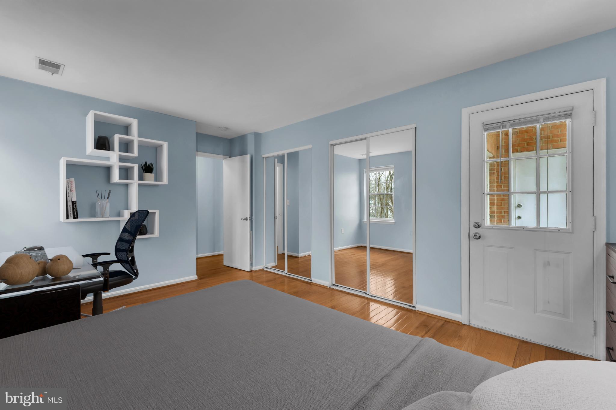 FLOWER HILL - Residential