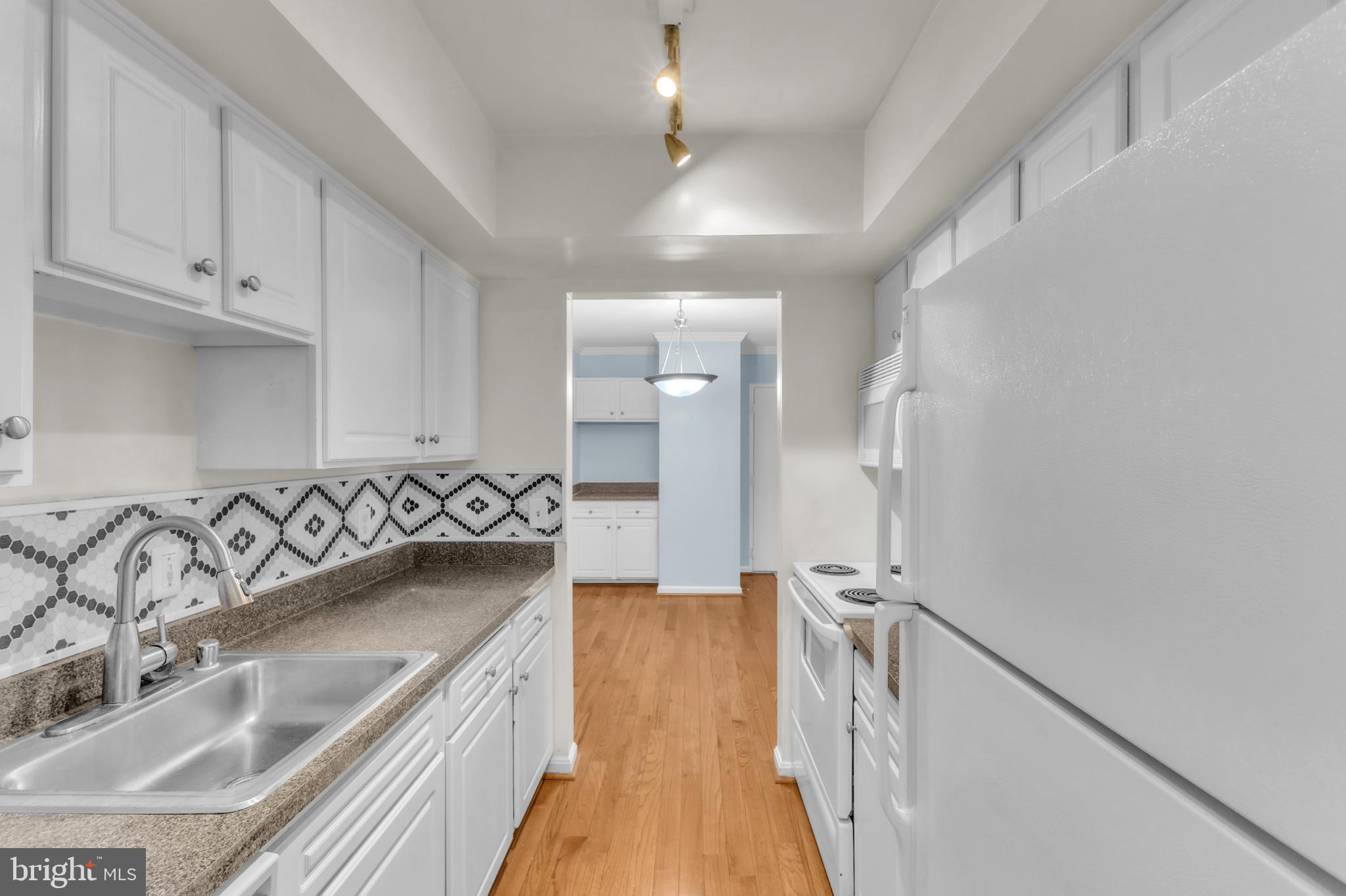 FLOWER HILL - Residential