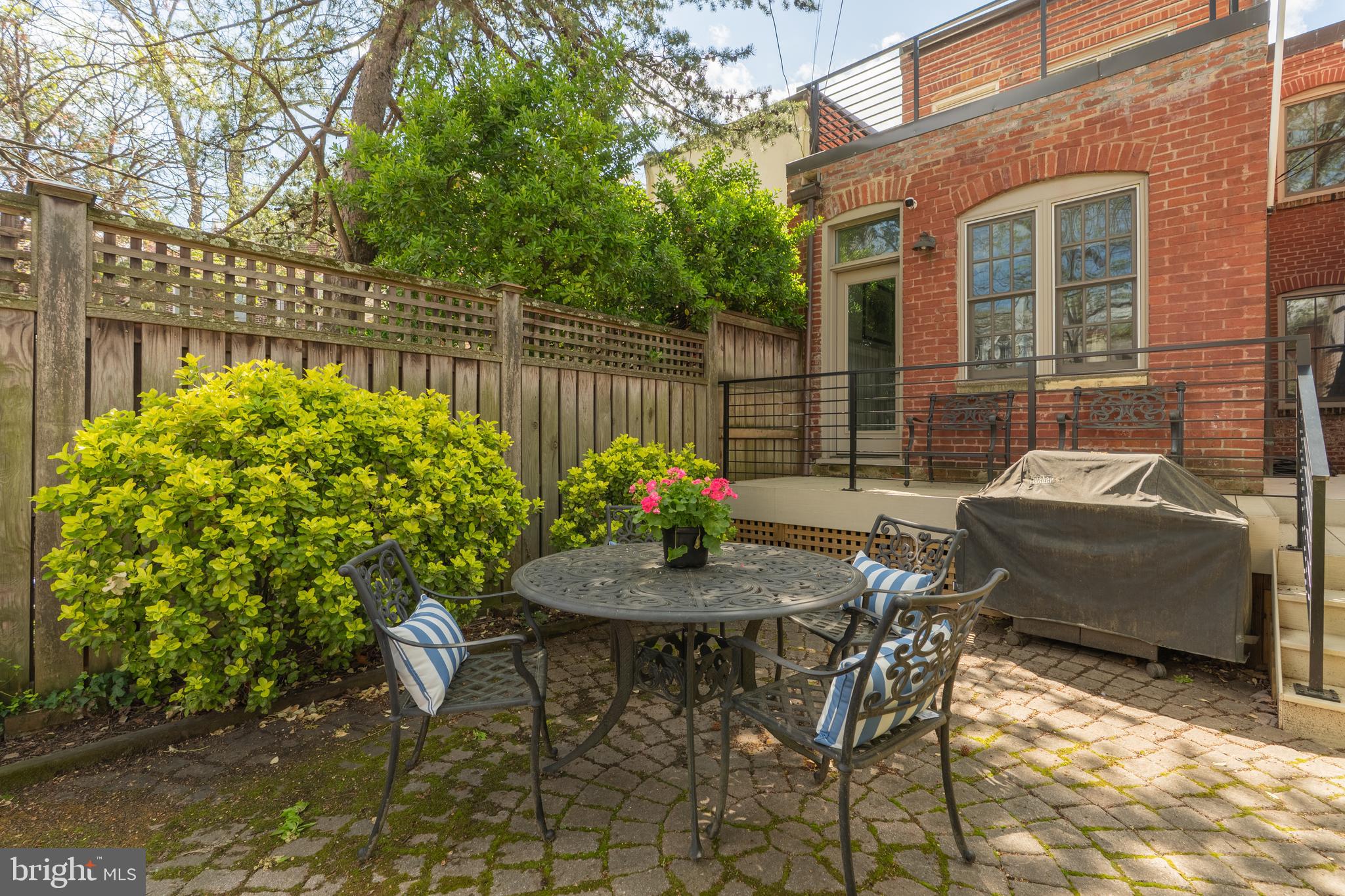 CAPITOL HILL - Residential