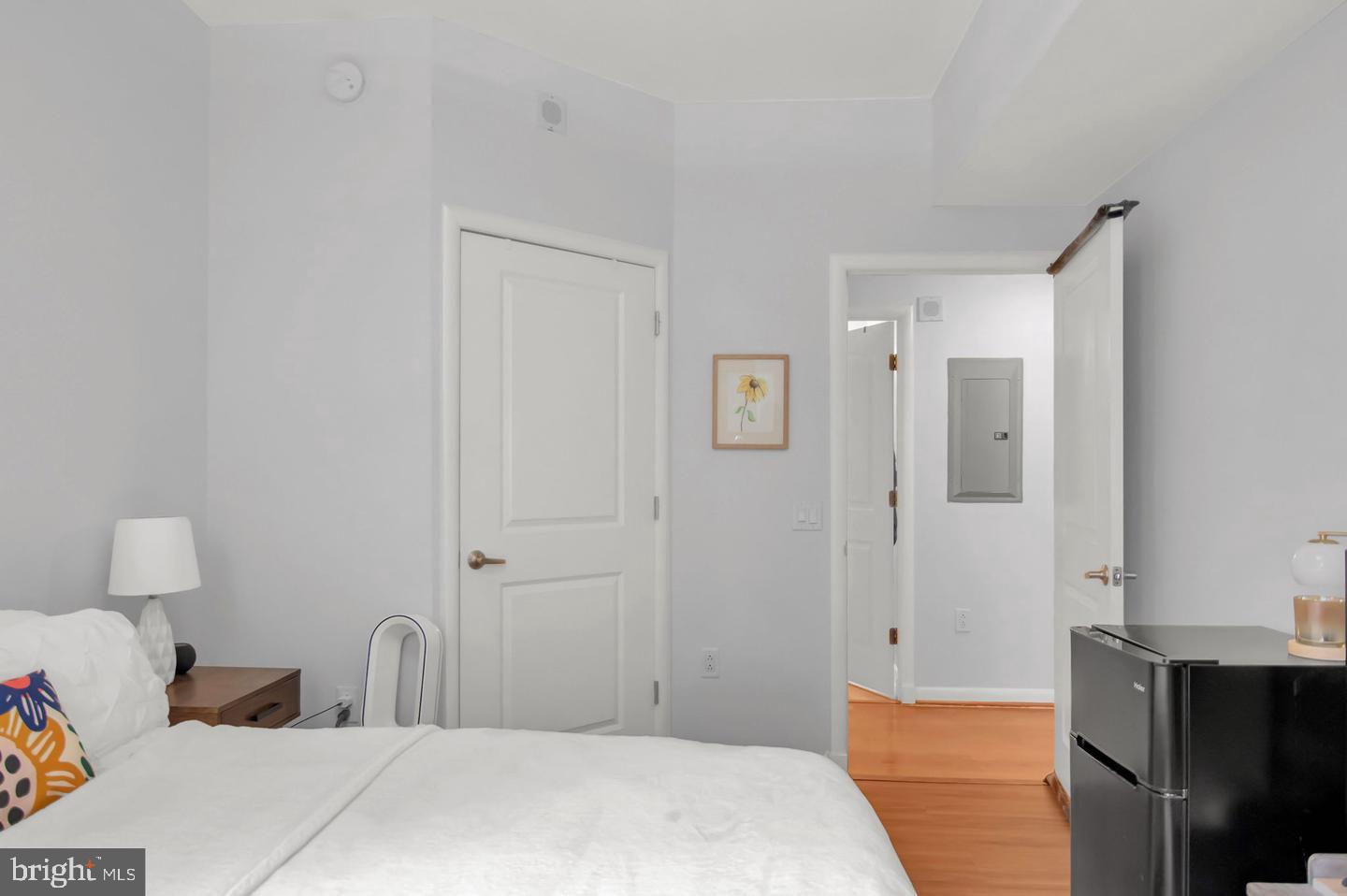 CLARENDON 1021 - Residential Lease