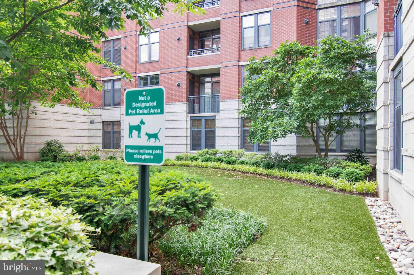 CLARENDON 1021 - Residential Lease