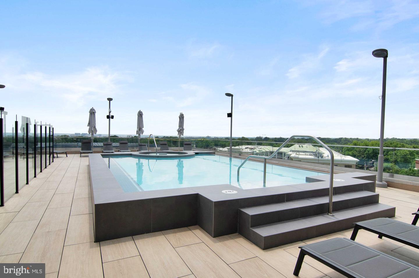 CLARENDON 1021 - Residential Lease