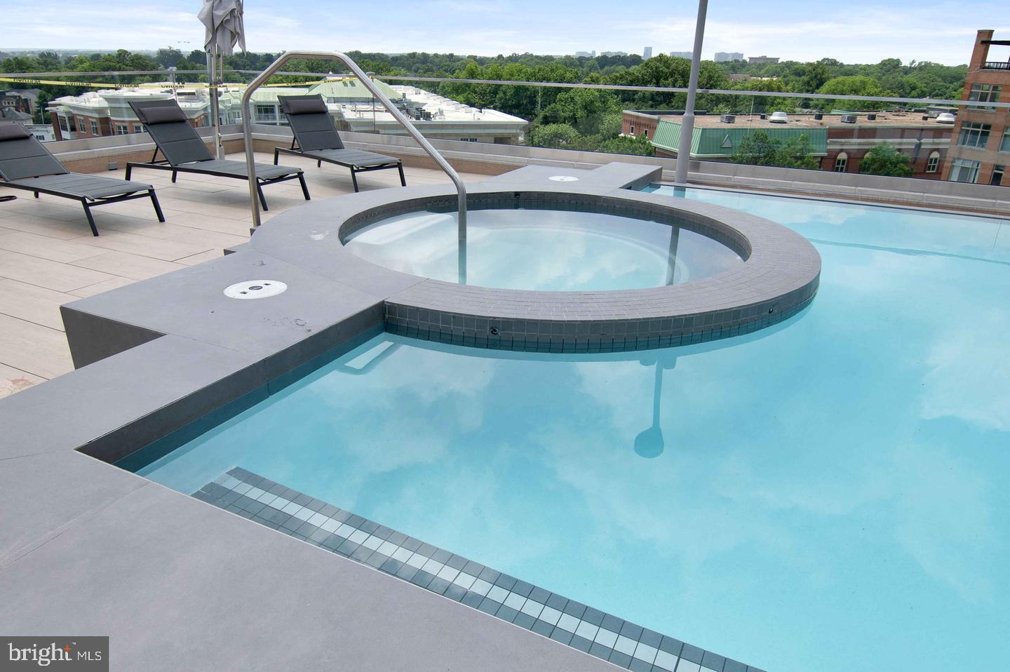 CLARENDON 1021 - Residential Lease