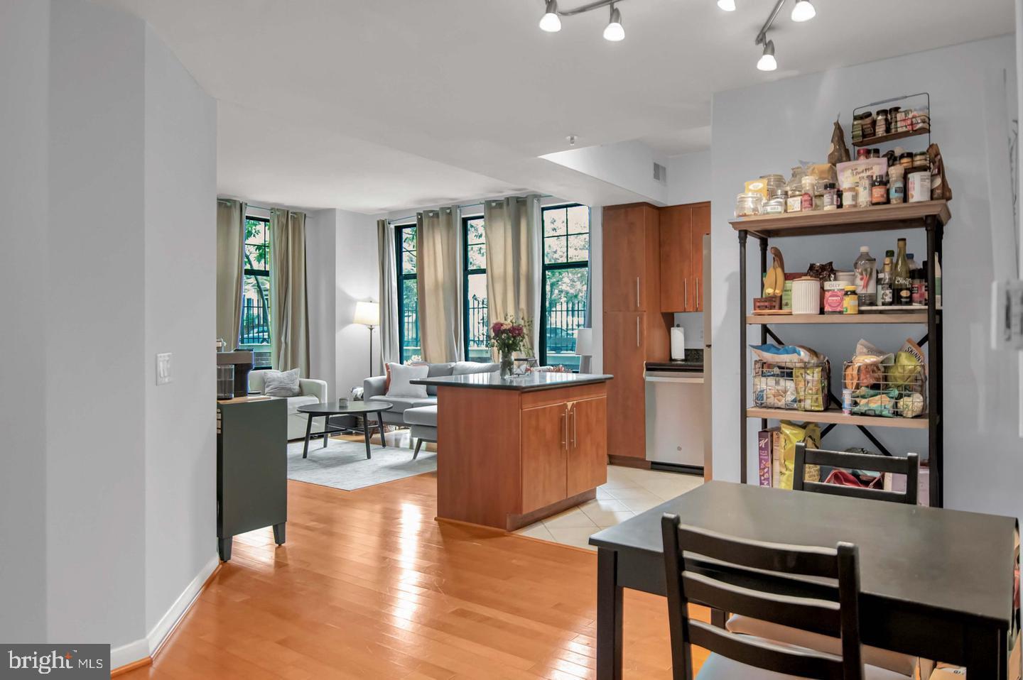 CLARENDON 1021 - Residential Lease