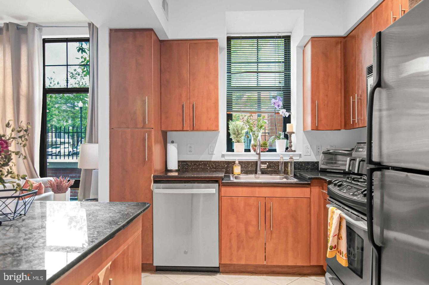 CLARENDON 1021 - Residential Lease