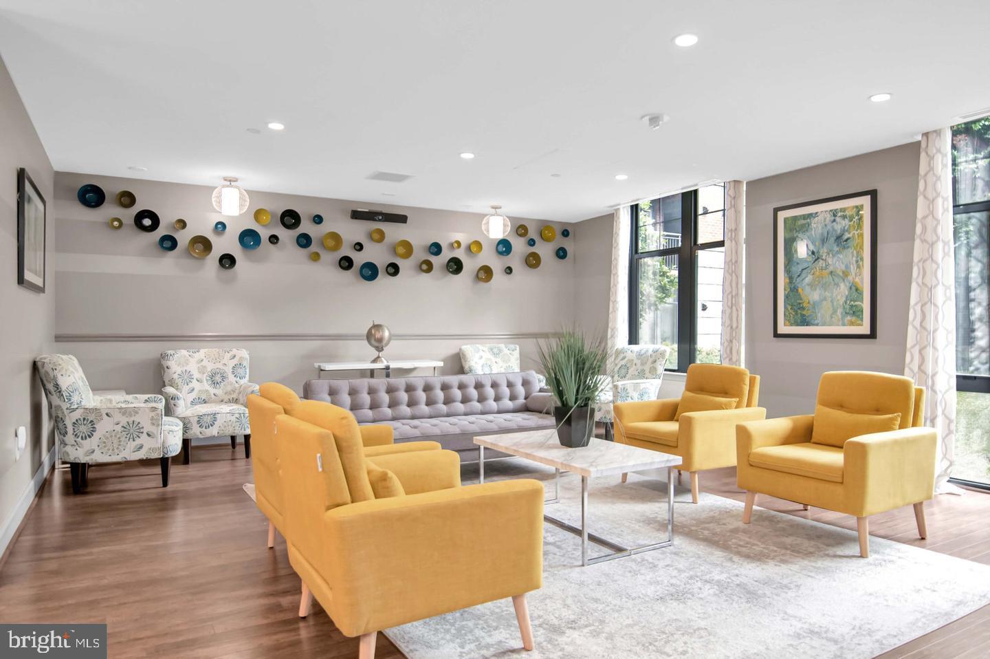 CLARENDON 1021 - Residential Lease