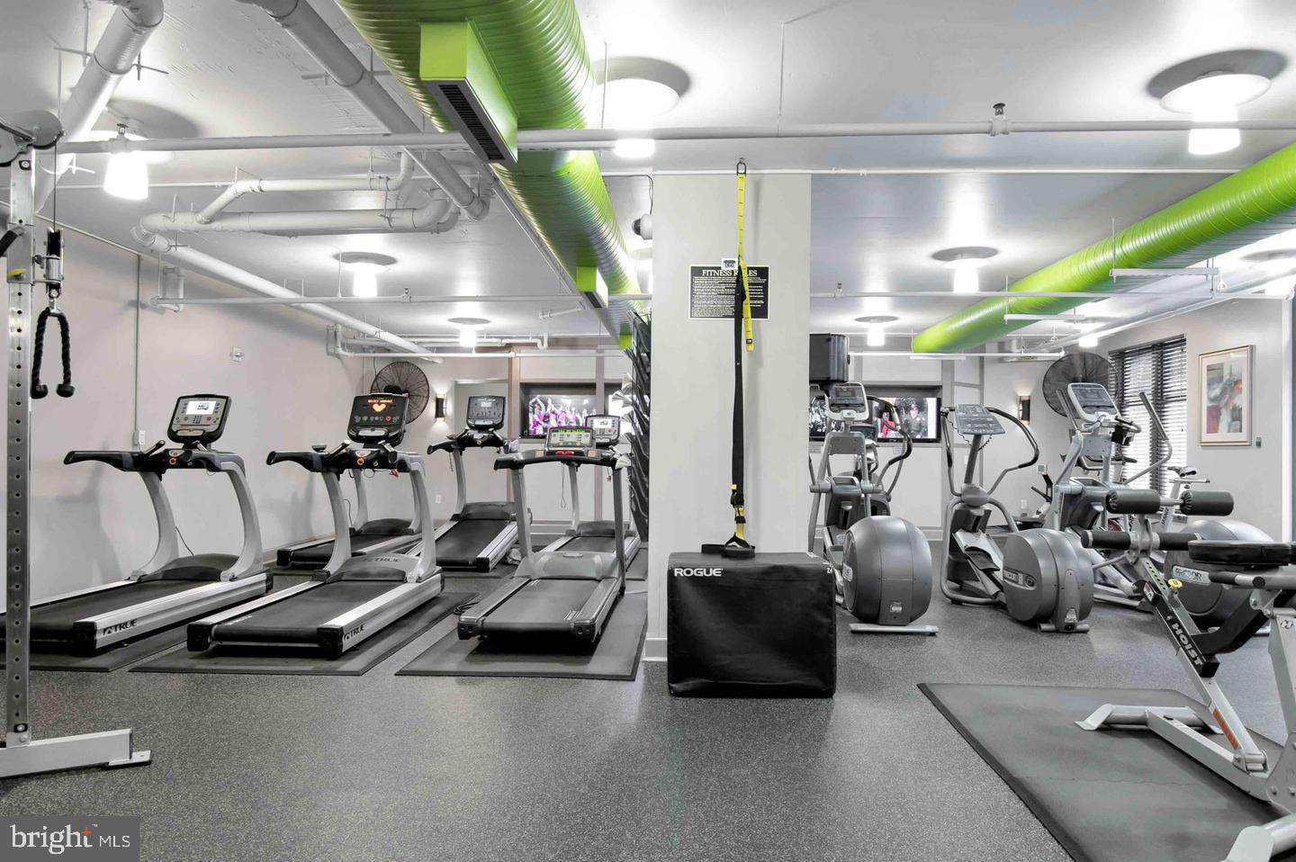 CLARENDON 1021 - Residential Lease