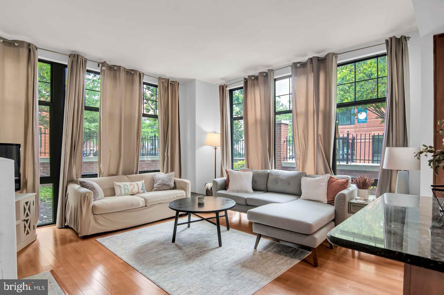 CLARENDON 1021 - Residential Lease