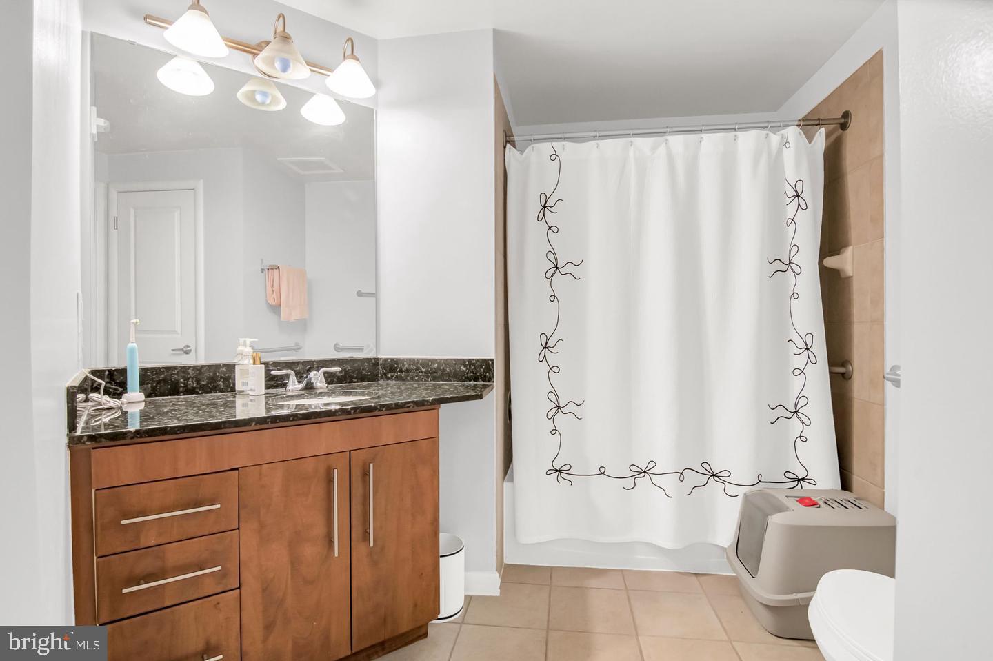 CLARENDON 1021 - Residential Lease