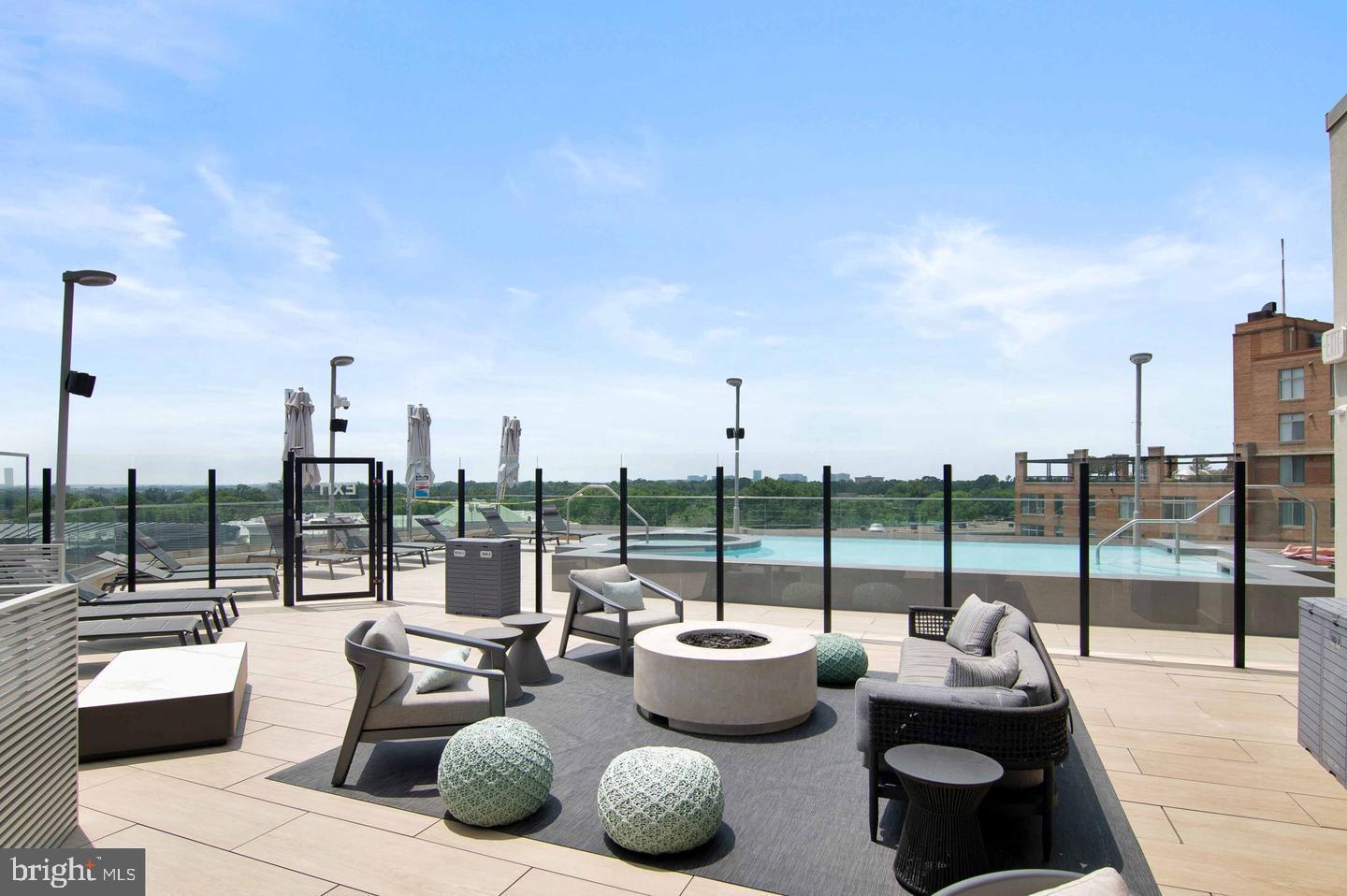 CLARENDON 1021 - Residential Lease