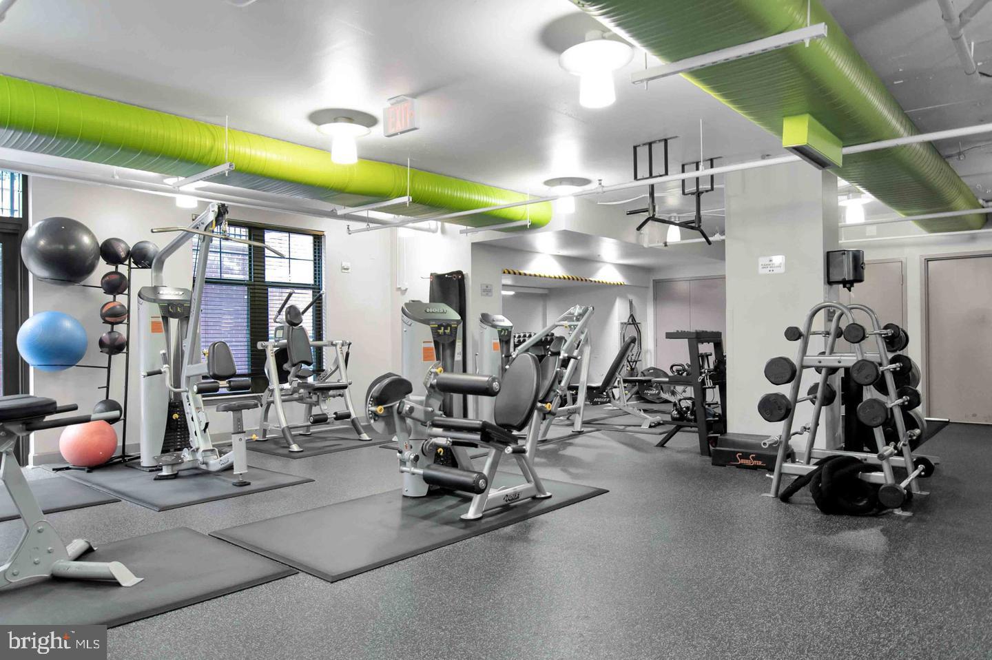 CLARENDON 1021 - Residential Lease