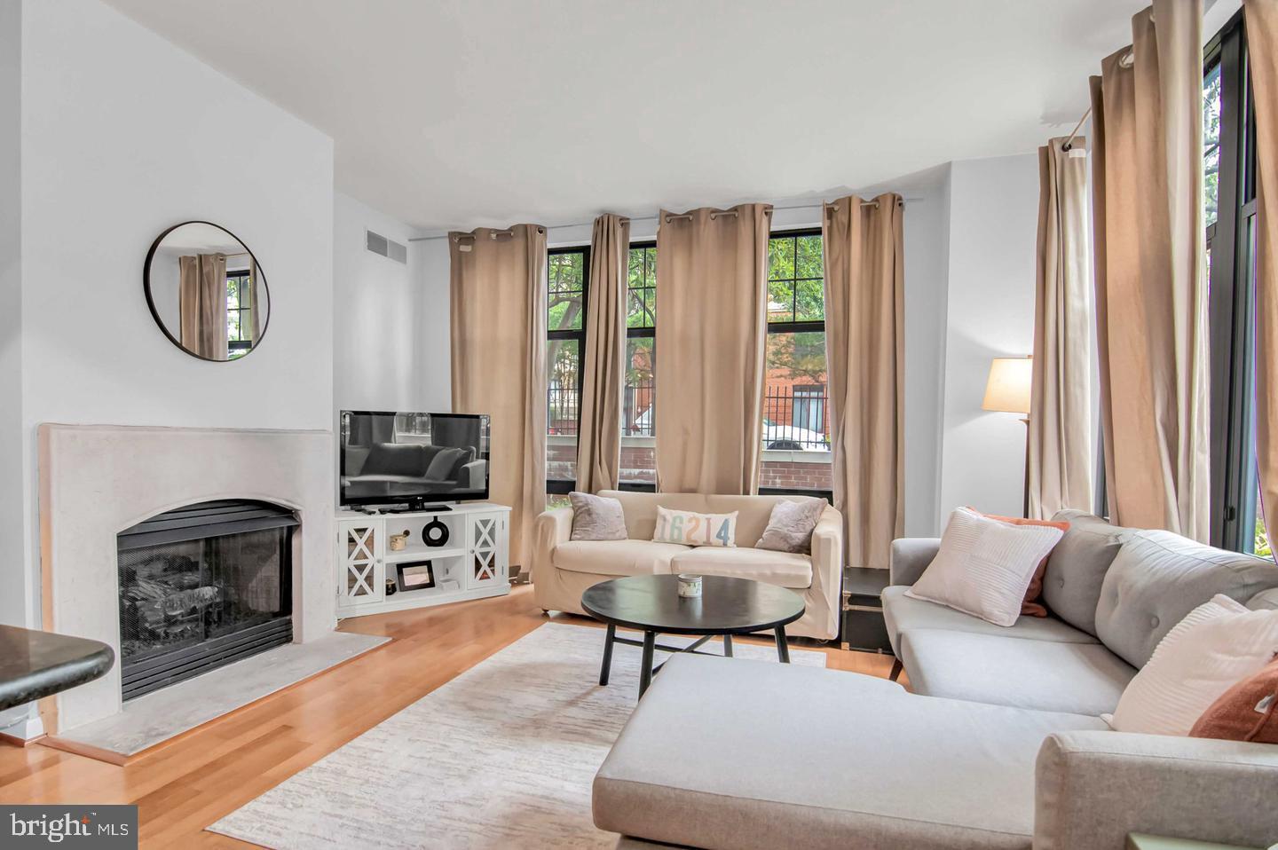 CLARENDON 1021 - Residential Lease