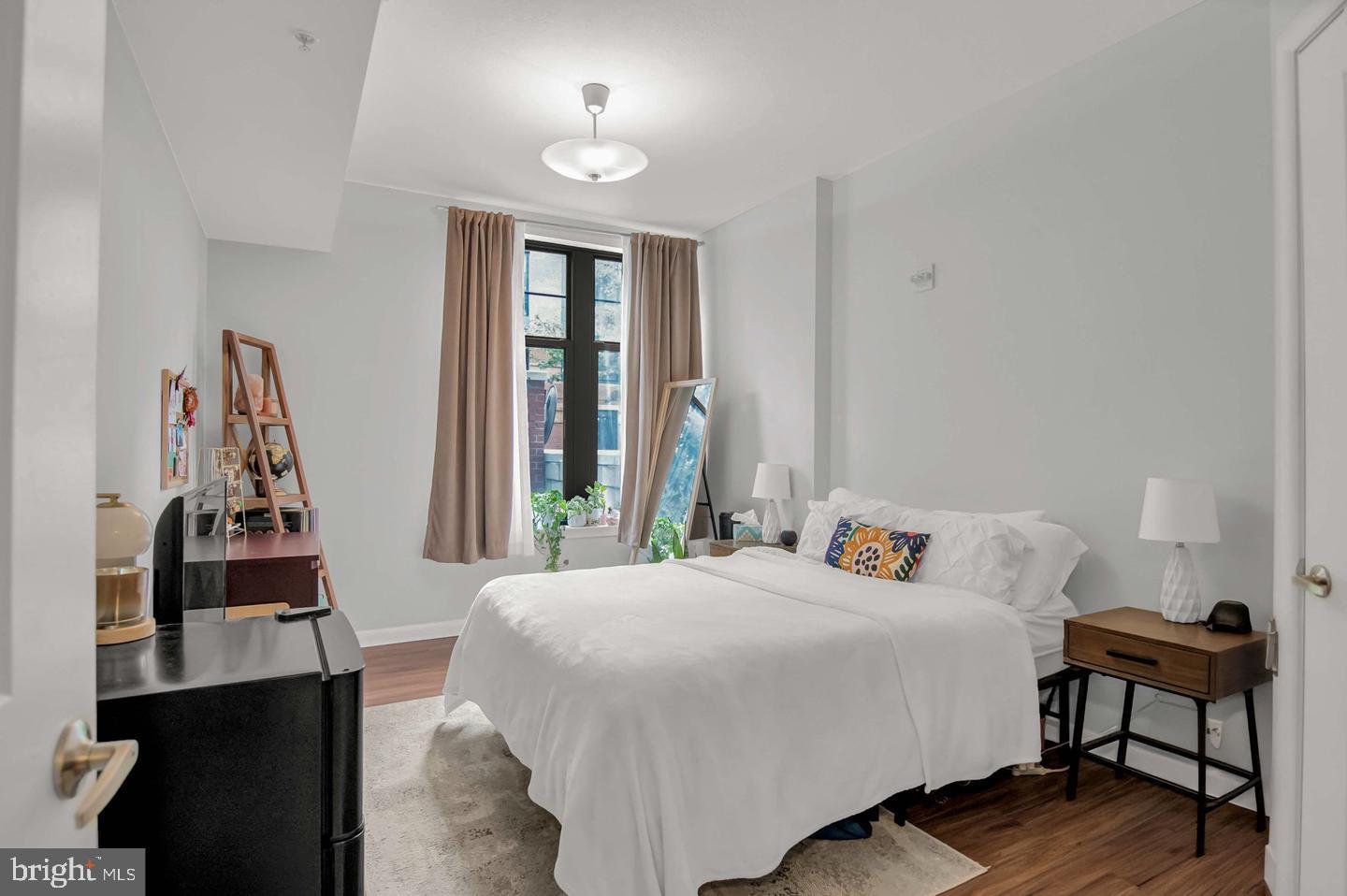 CLARENDON 1021 - Residential Lease