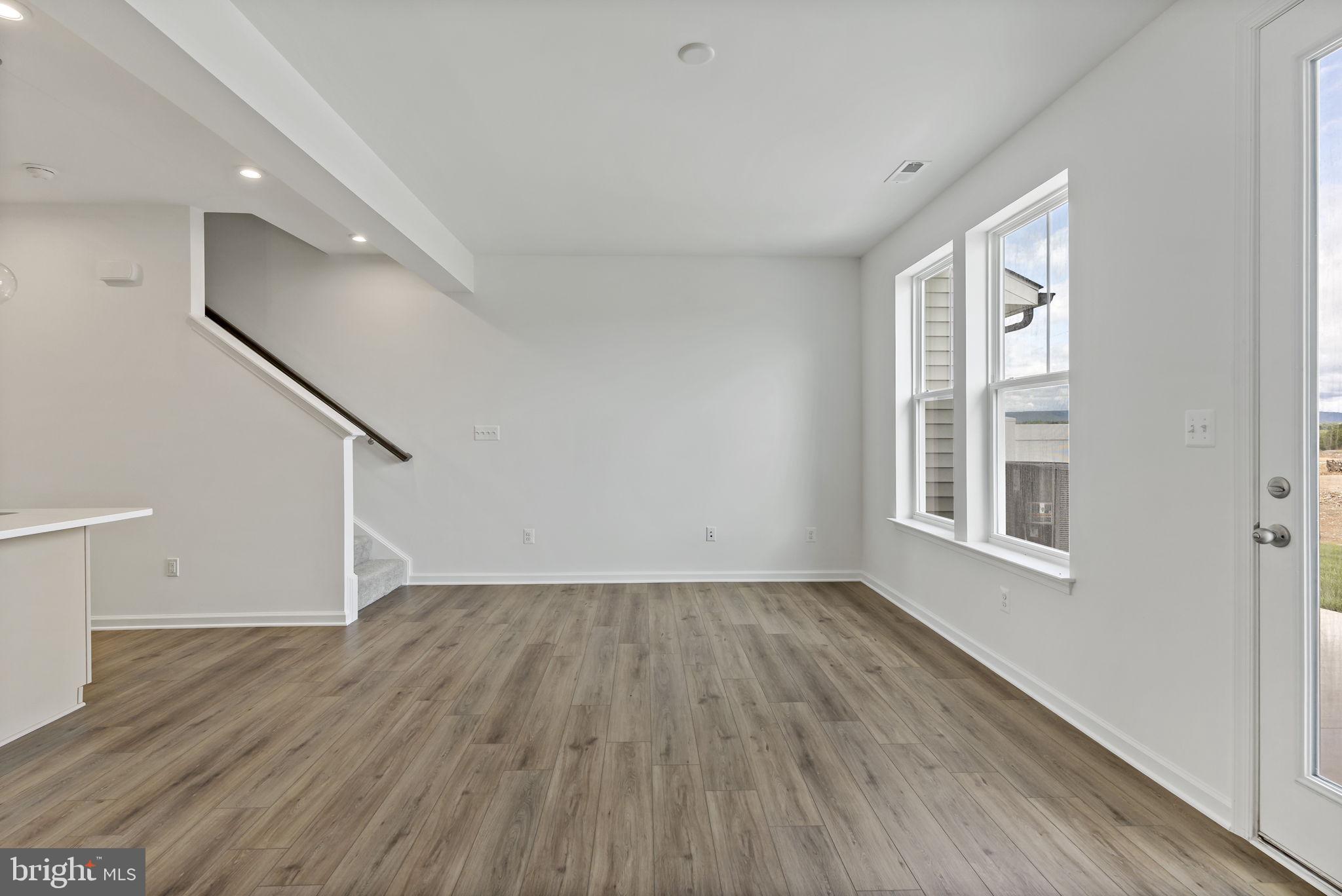 SOUTH BROOK - Residential