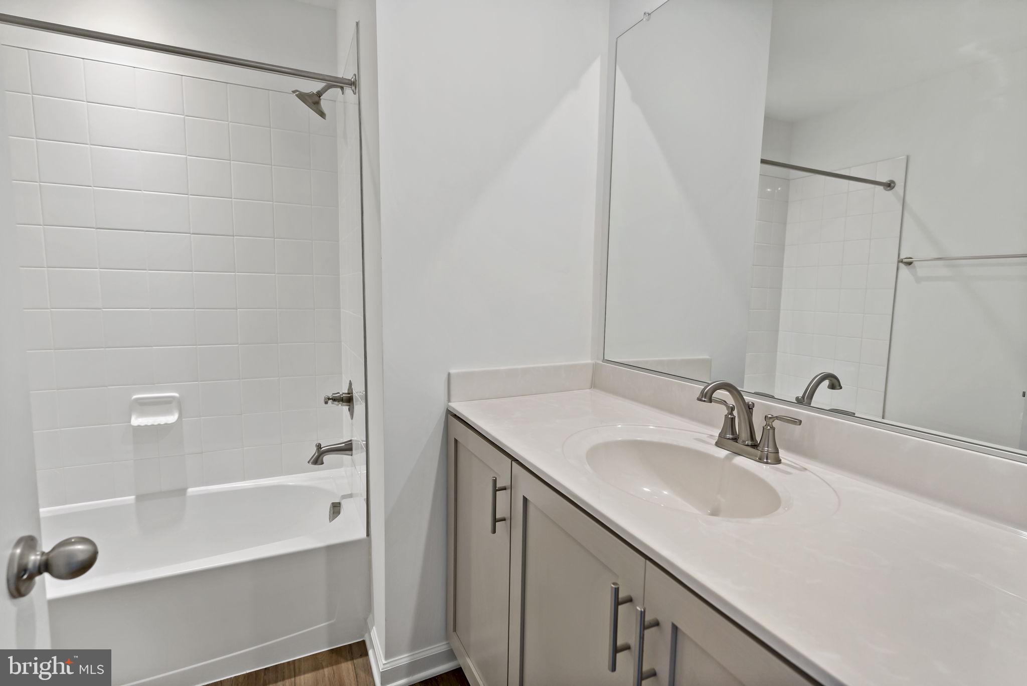 SOUTH BROOK - Residential