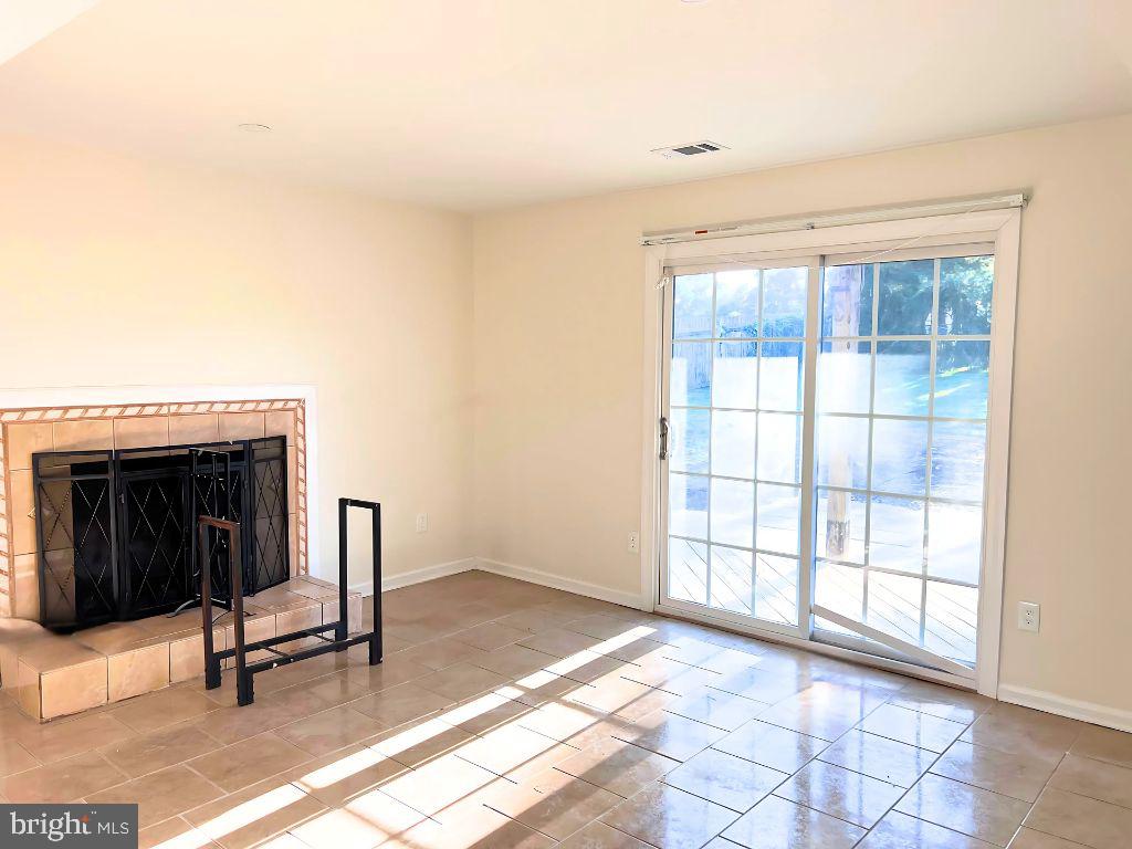 SQUIRES HILL - Residential Lease