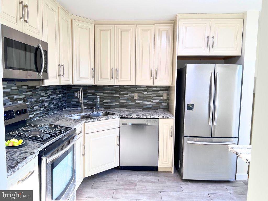 SQUIRES HILL - Residential Lease