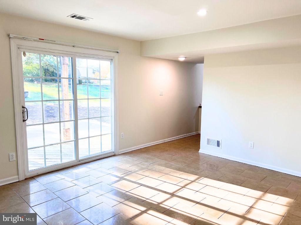 SQUIRES HILL - Residential Lease